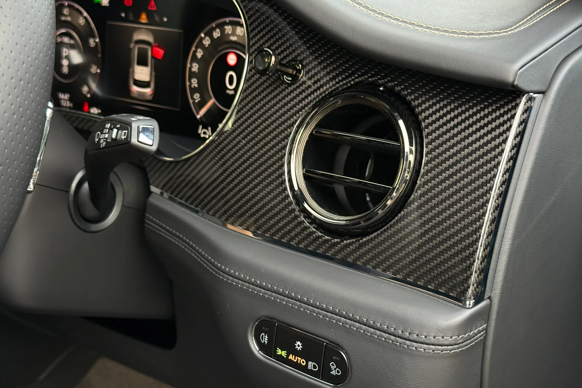 Bentley BENTAYGA thumbnail image number 24