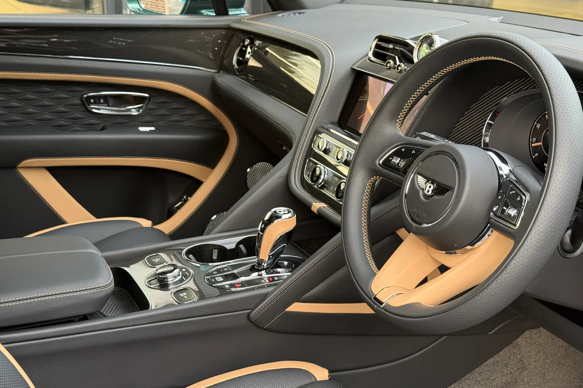 Bentley BENTAYGA thumbnail image number 19