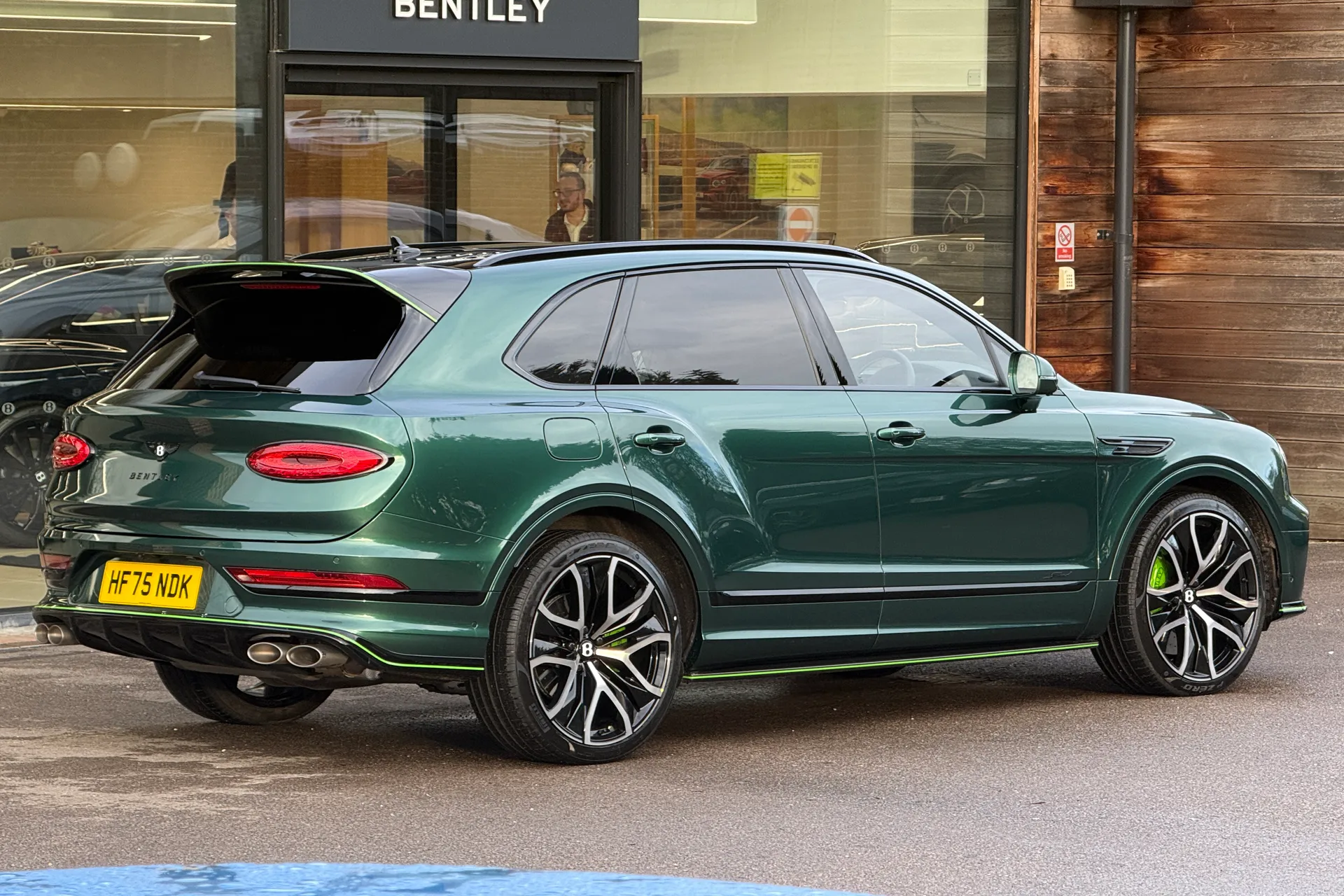 Bentley BENTAYGA thumbnail image number 13