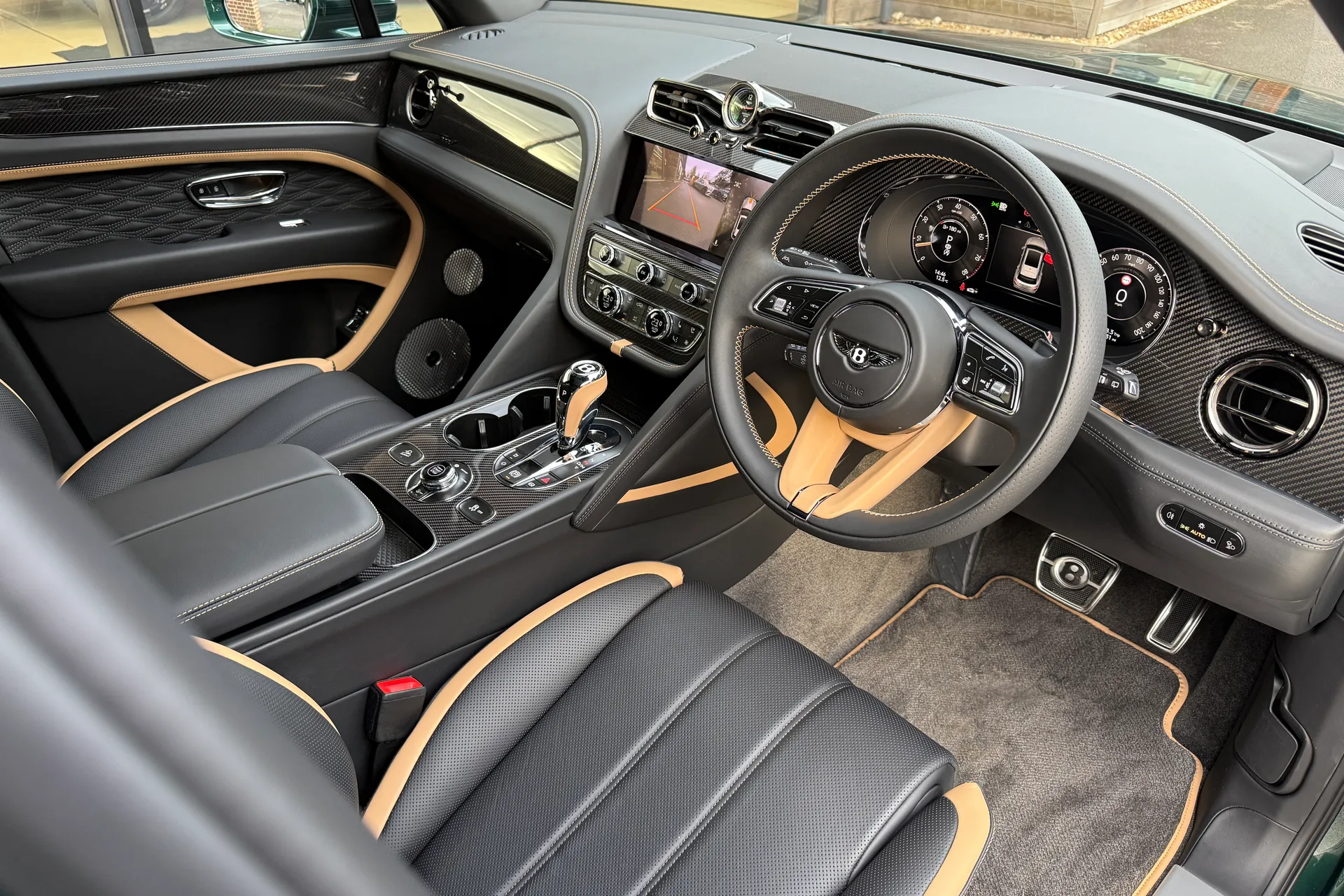 Bentley BENTAYGA thumbnail image number 17