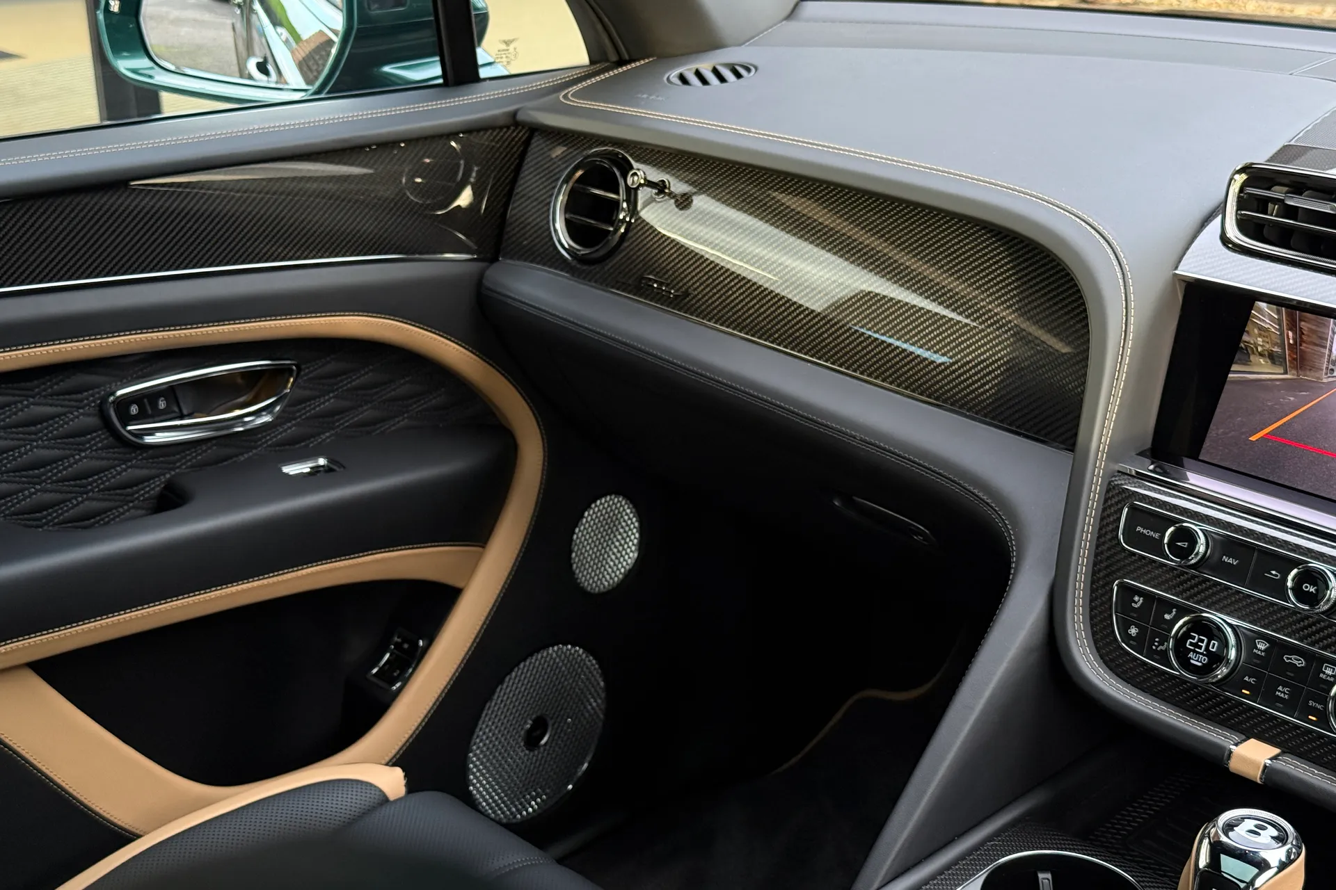 Bentley BENTAYGA thumbnail image number 38