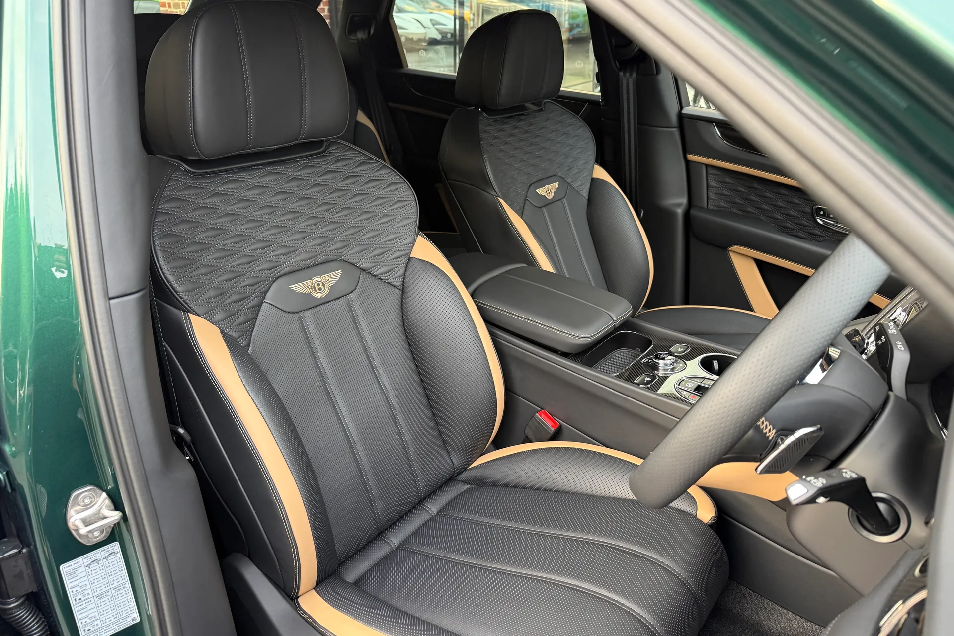 Bentley BENTAYGA thumbnail image number 18