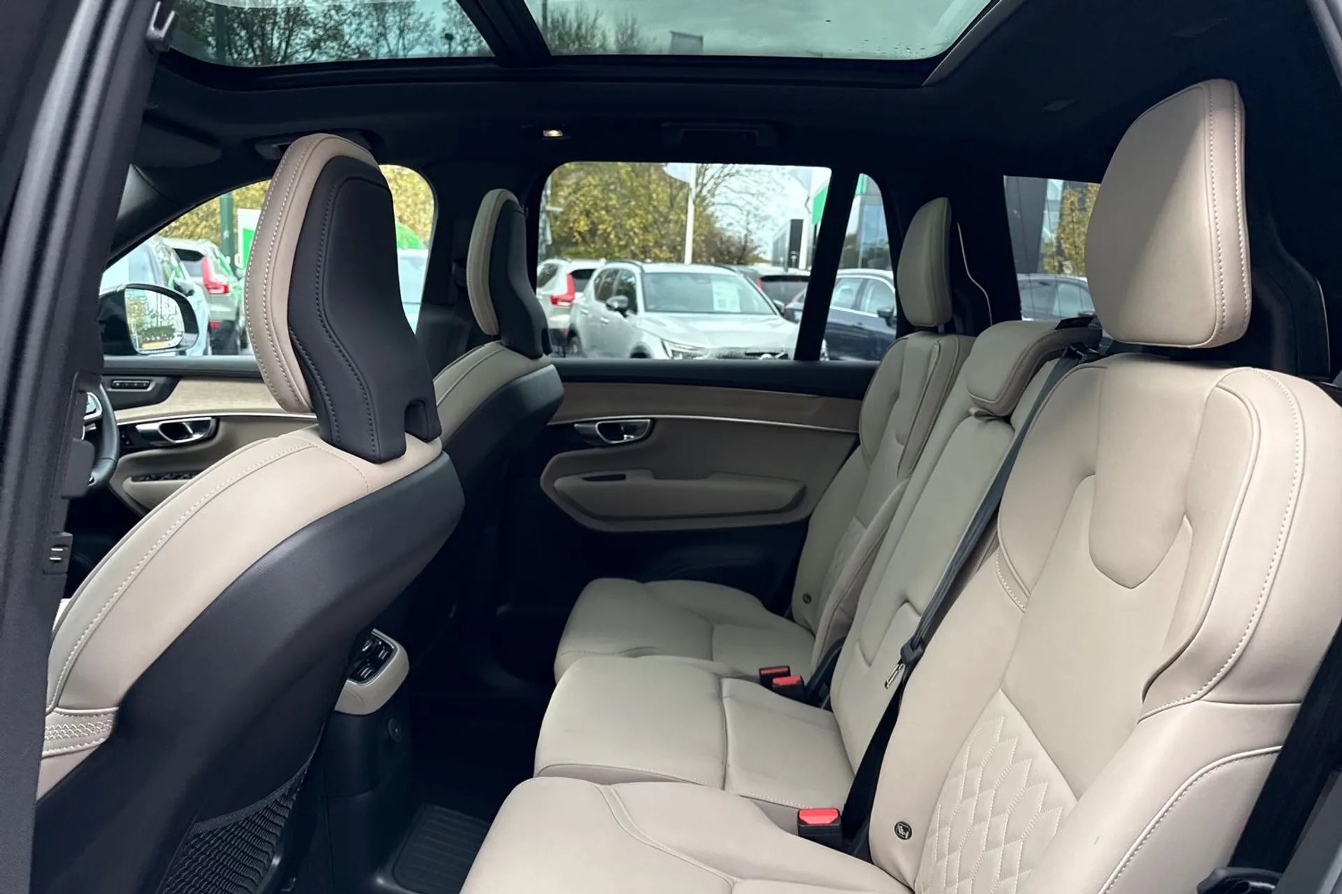 Volvo XC90 thumbnail image number 31