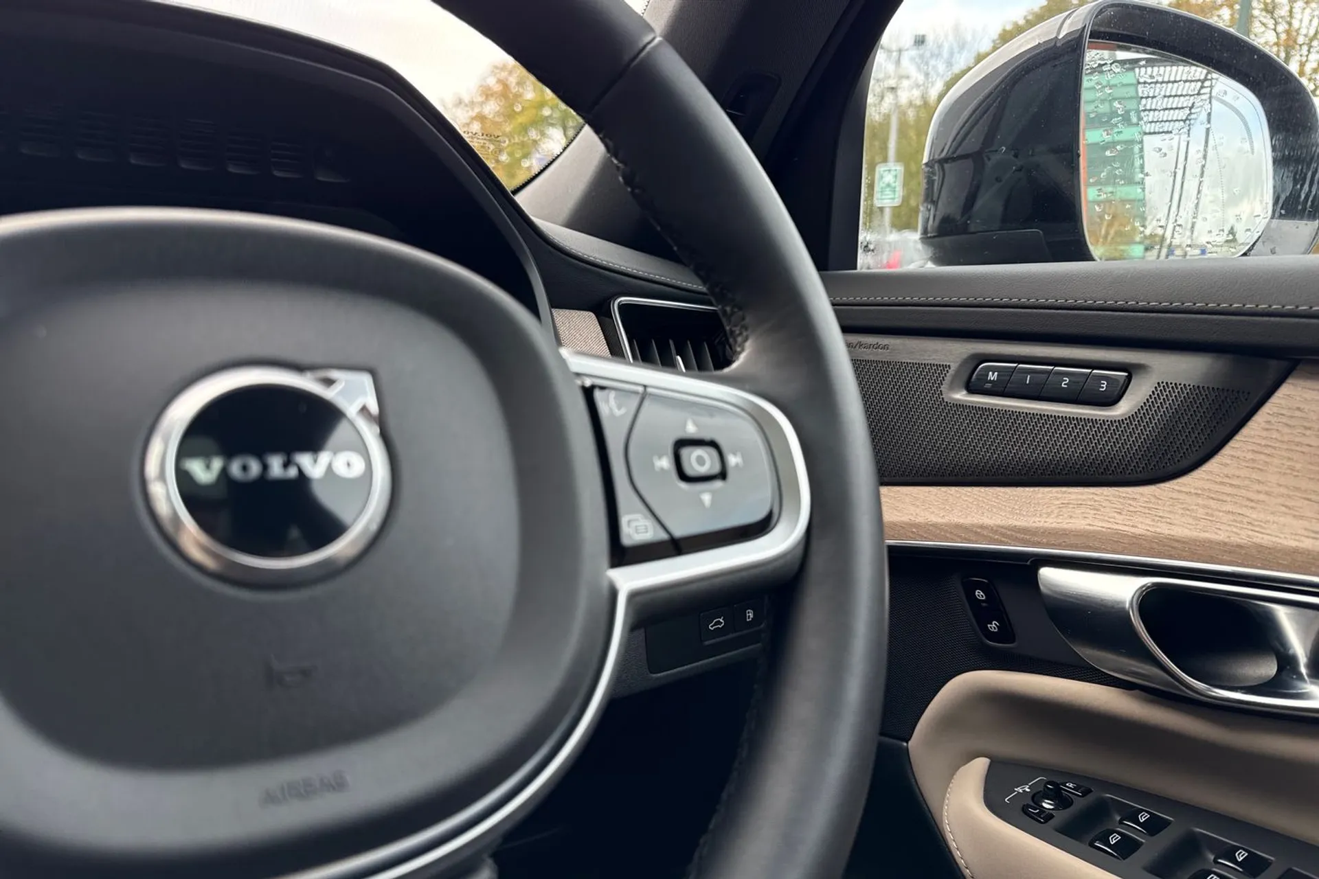 Volvo XC90 thumbnail image number 38