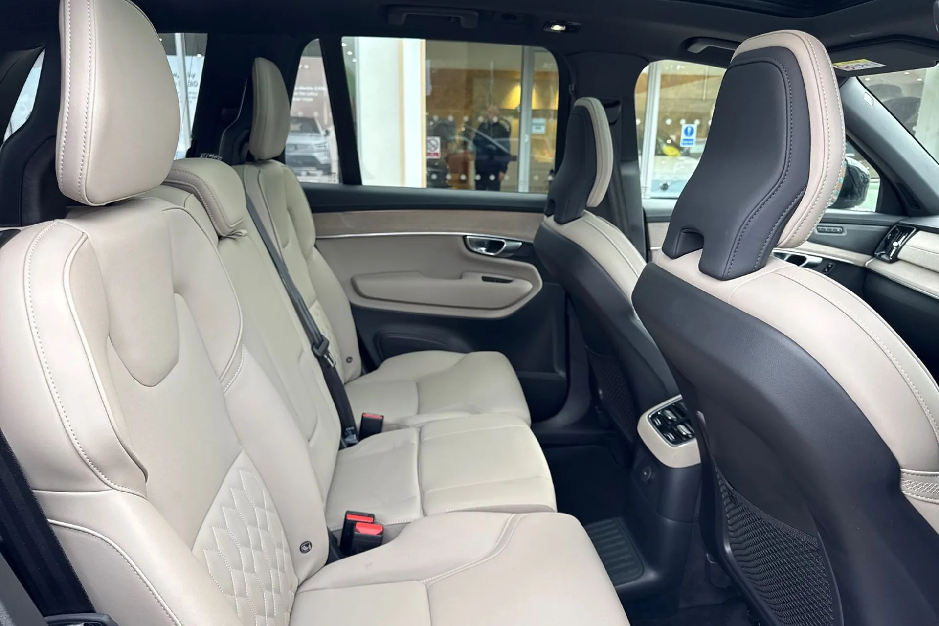 Volvo XC90 thumbnail image number 24