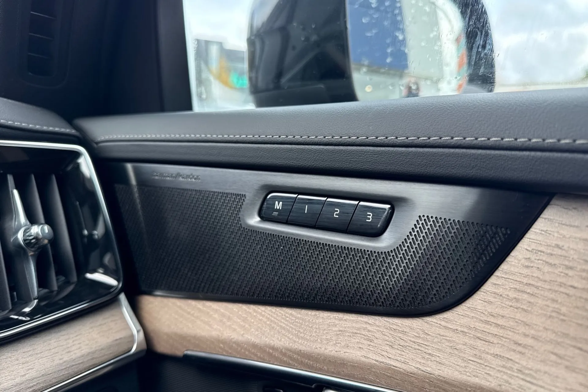 Volvo XC90 thumbnail image number 44