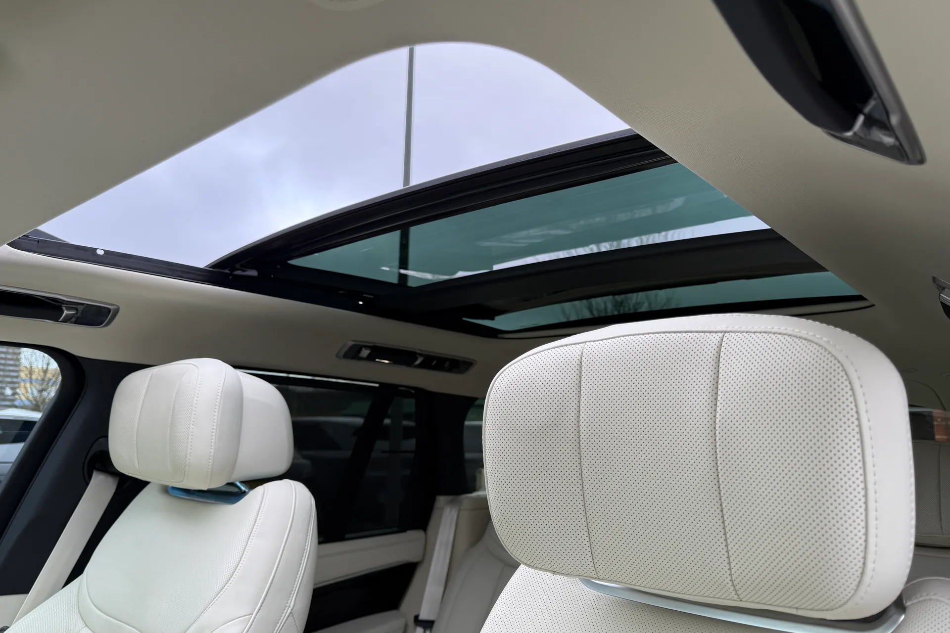 LAND ROVER RANGE ROVER thumbnail image number 5