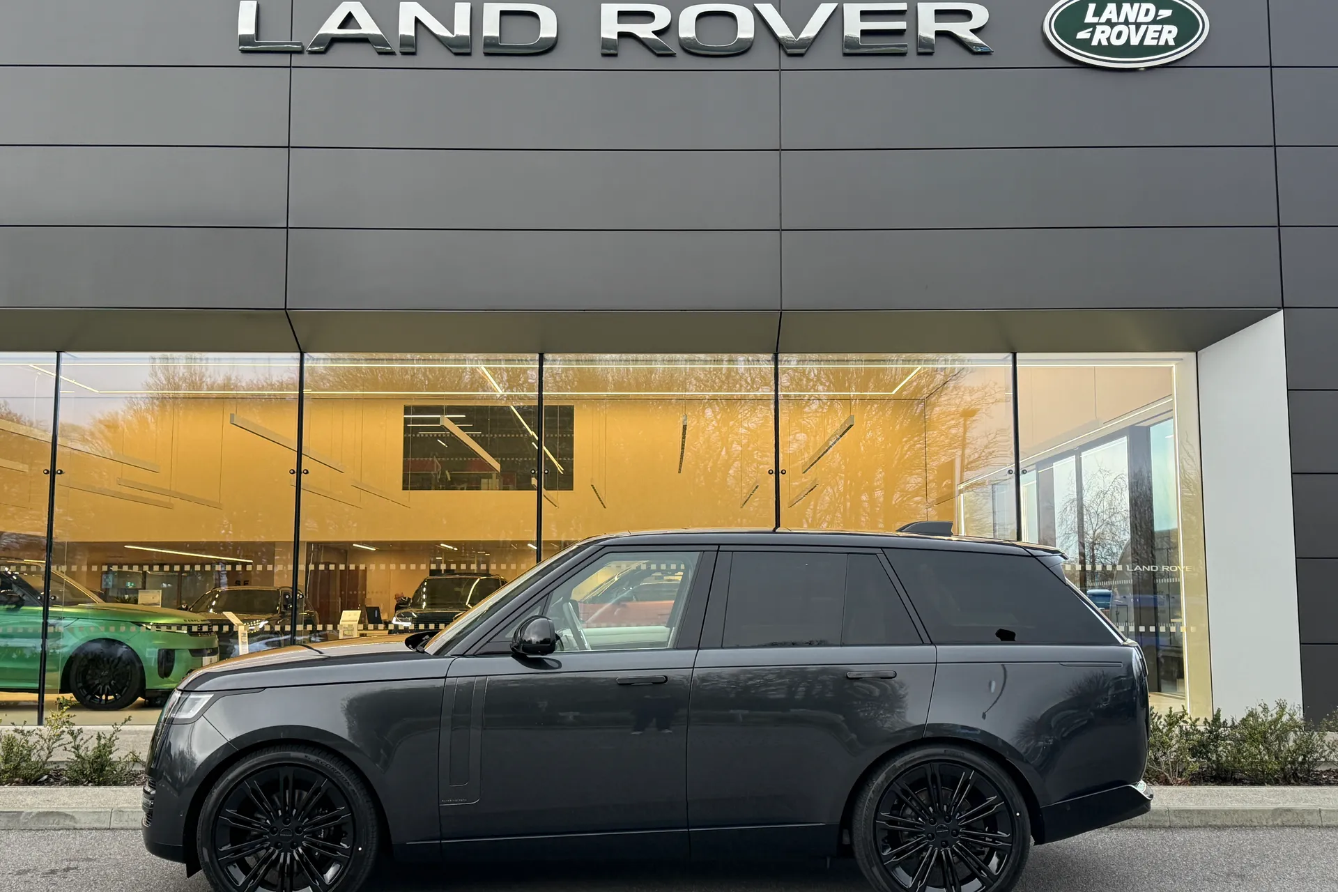 LAND ROVER RANGE ROVER thumbnail image number 14