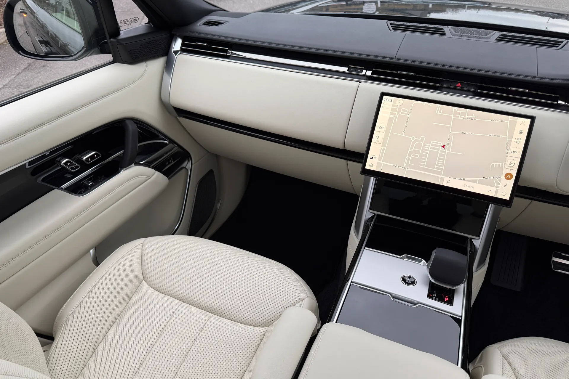 LAND ROVER RANGE ROVER thumbnail image number 24