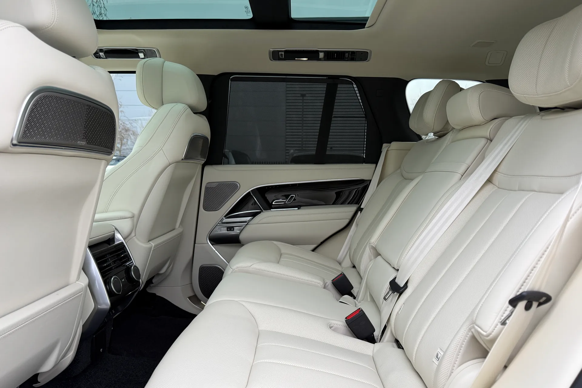 LAND ROVER RANGE ROVER thumbnail image number 42