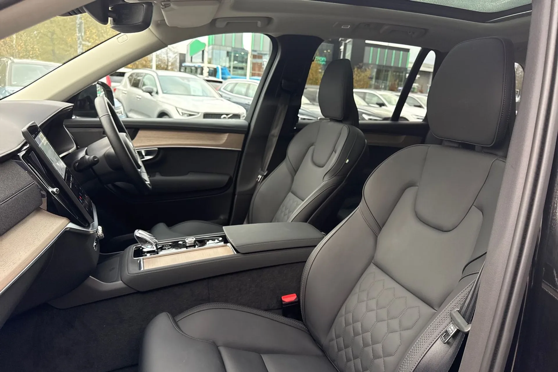 Volvo XC90 thumbnail image number 28