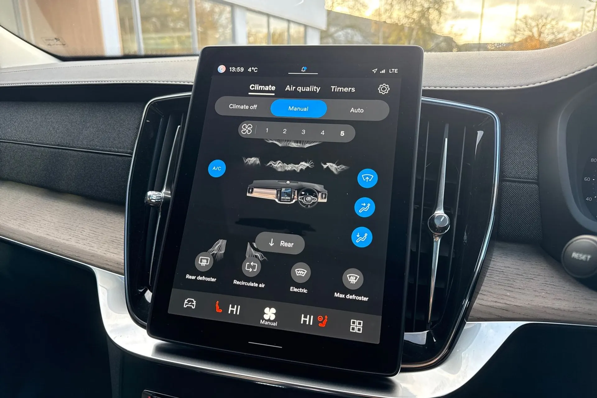 Volvo XC90 thumbnail image number 39