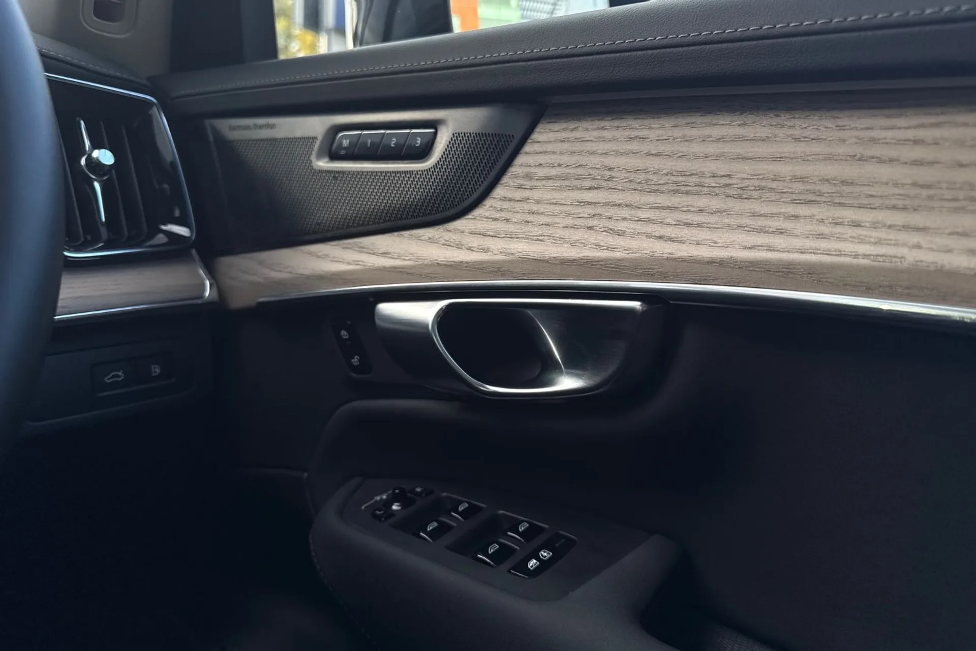 Volvo XC90 thumbnail image number 42