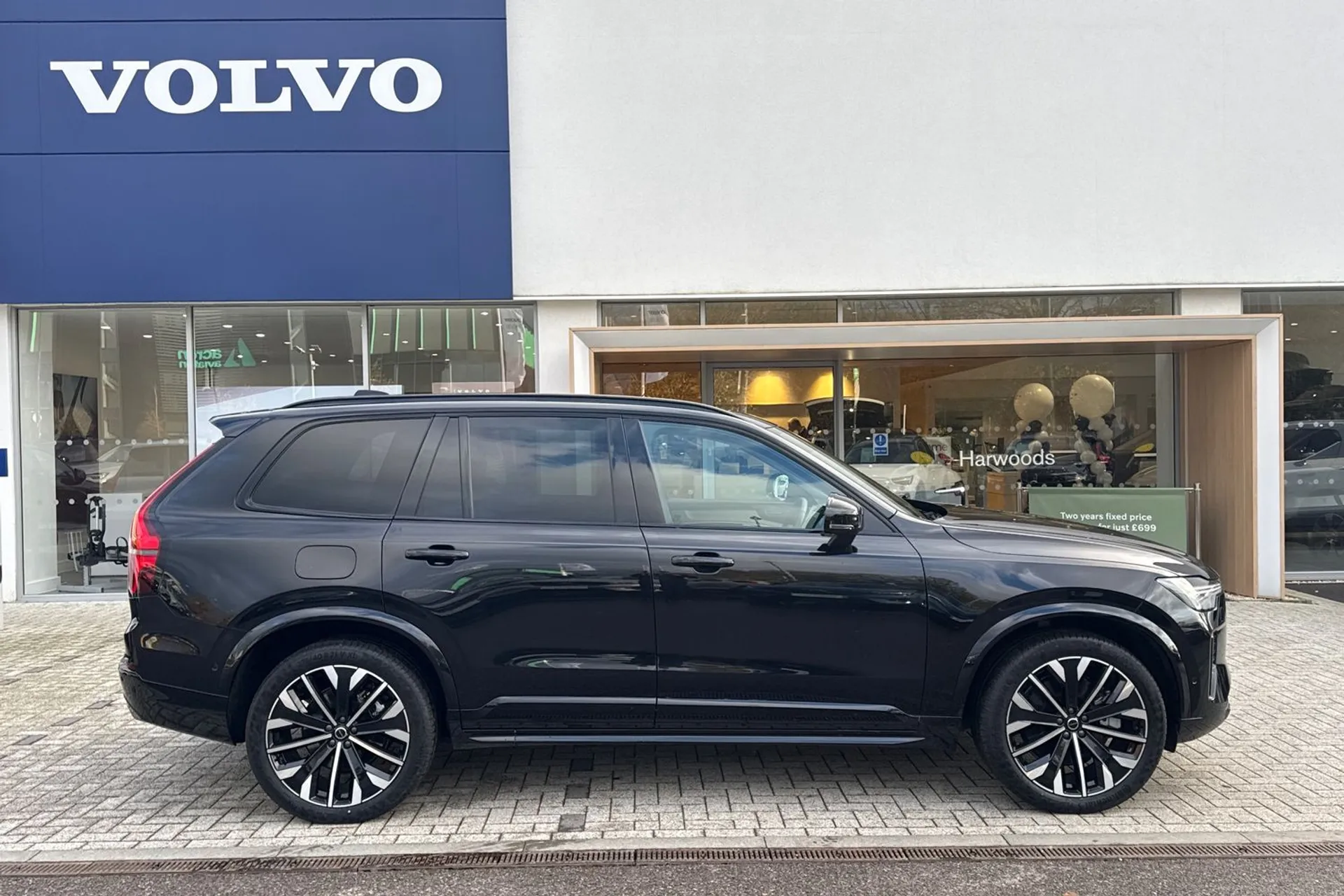 Volvo XC90 thumbnail image number 2