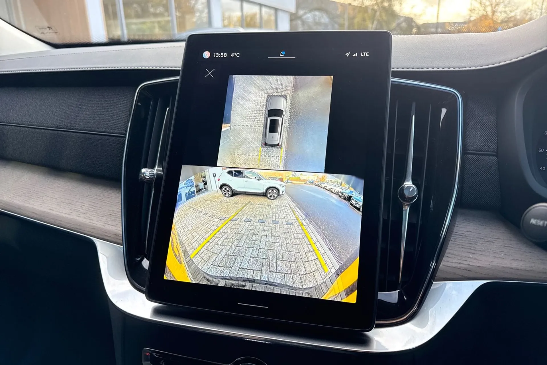 Volvo XC90 thumbnail image number 38