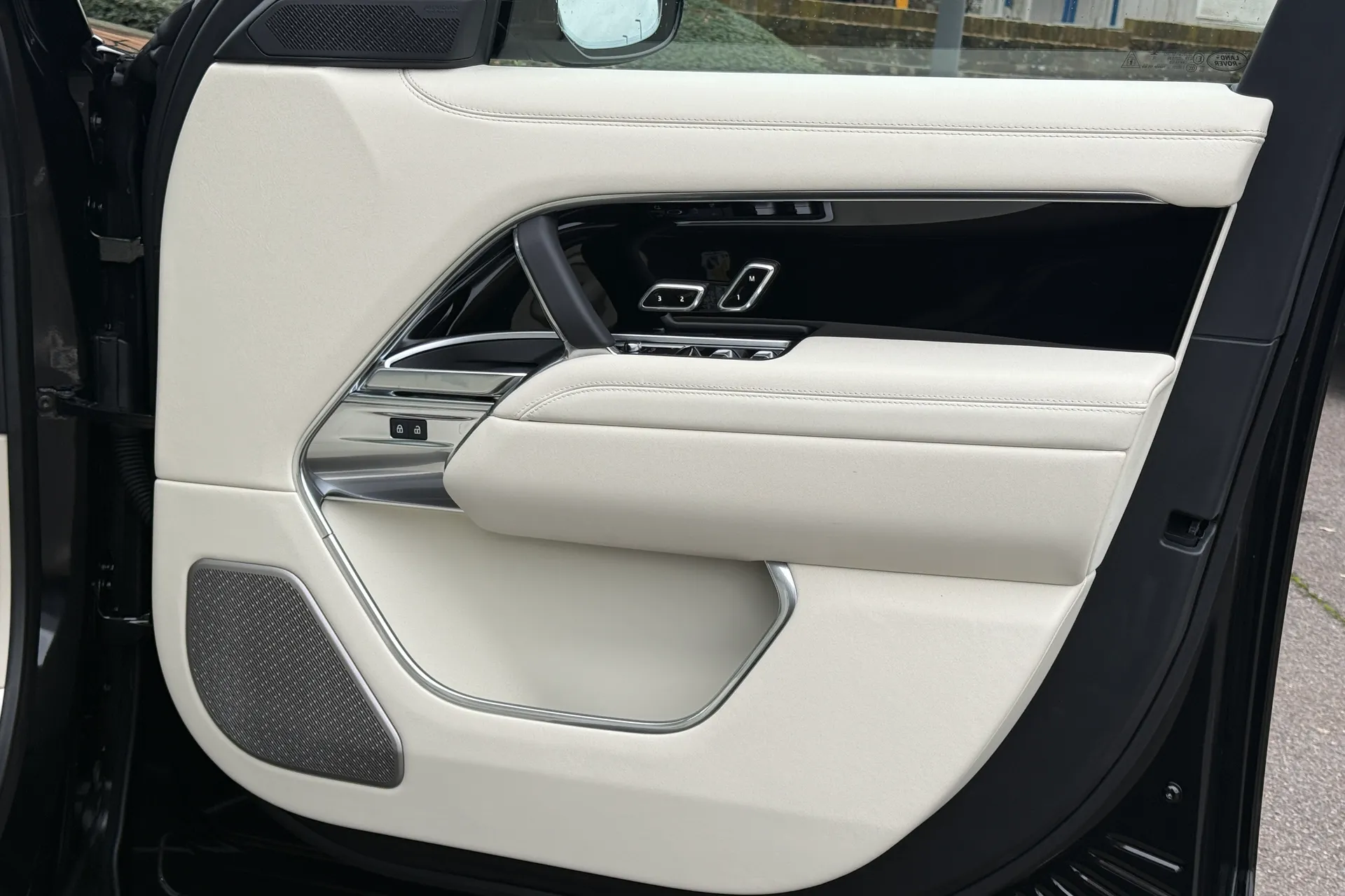 LAND ROVER RANGE ROVER thumbnail image number 53