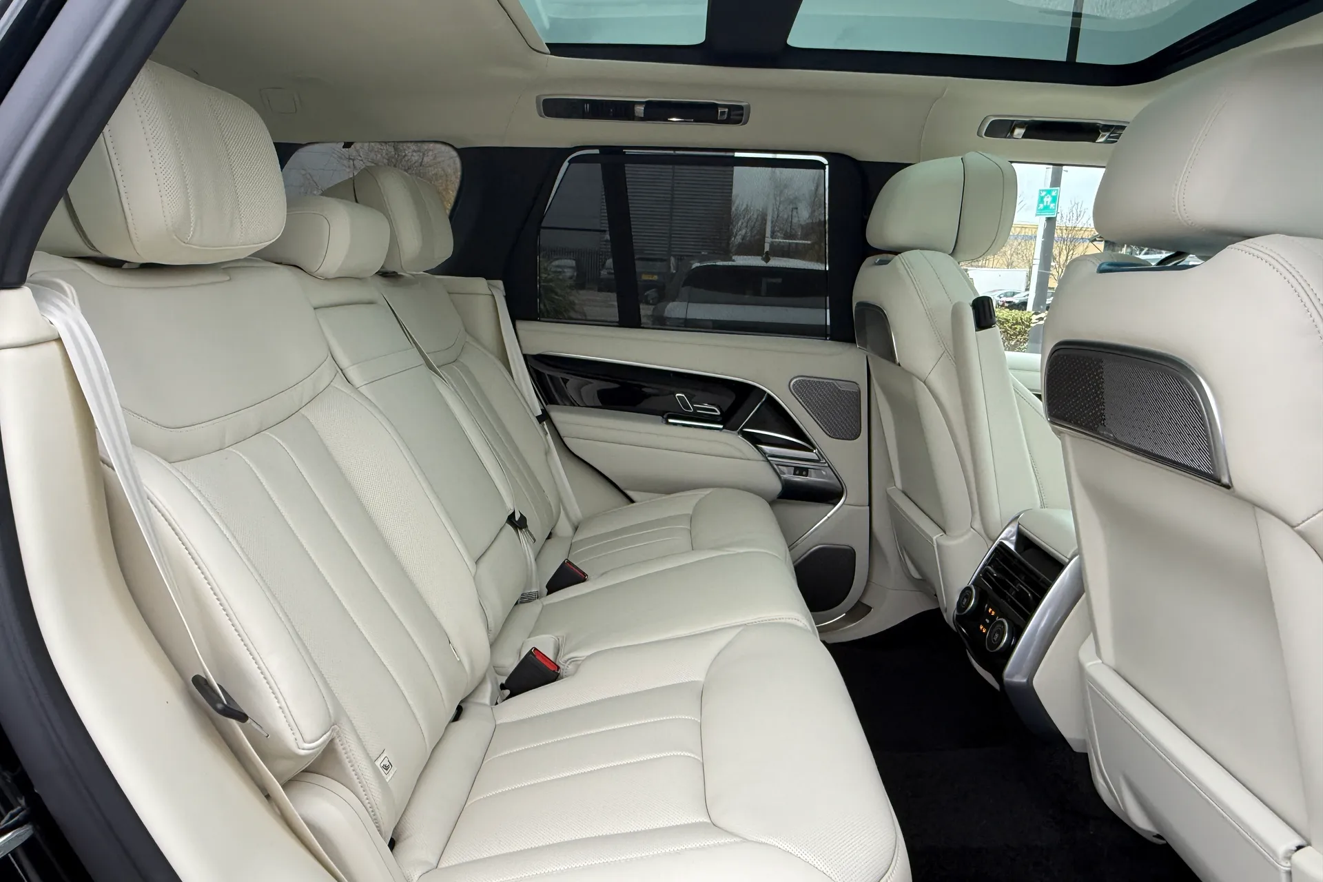 LAND ROVER RANGE ROVER thumbnail image number 36