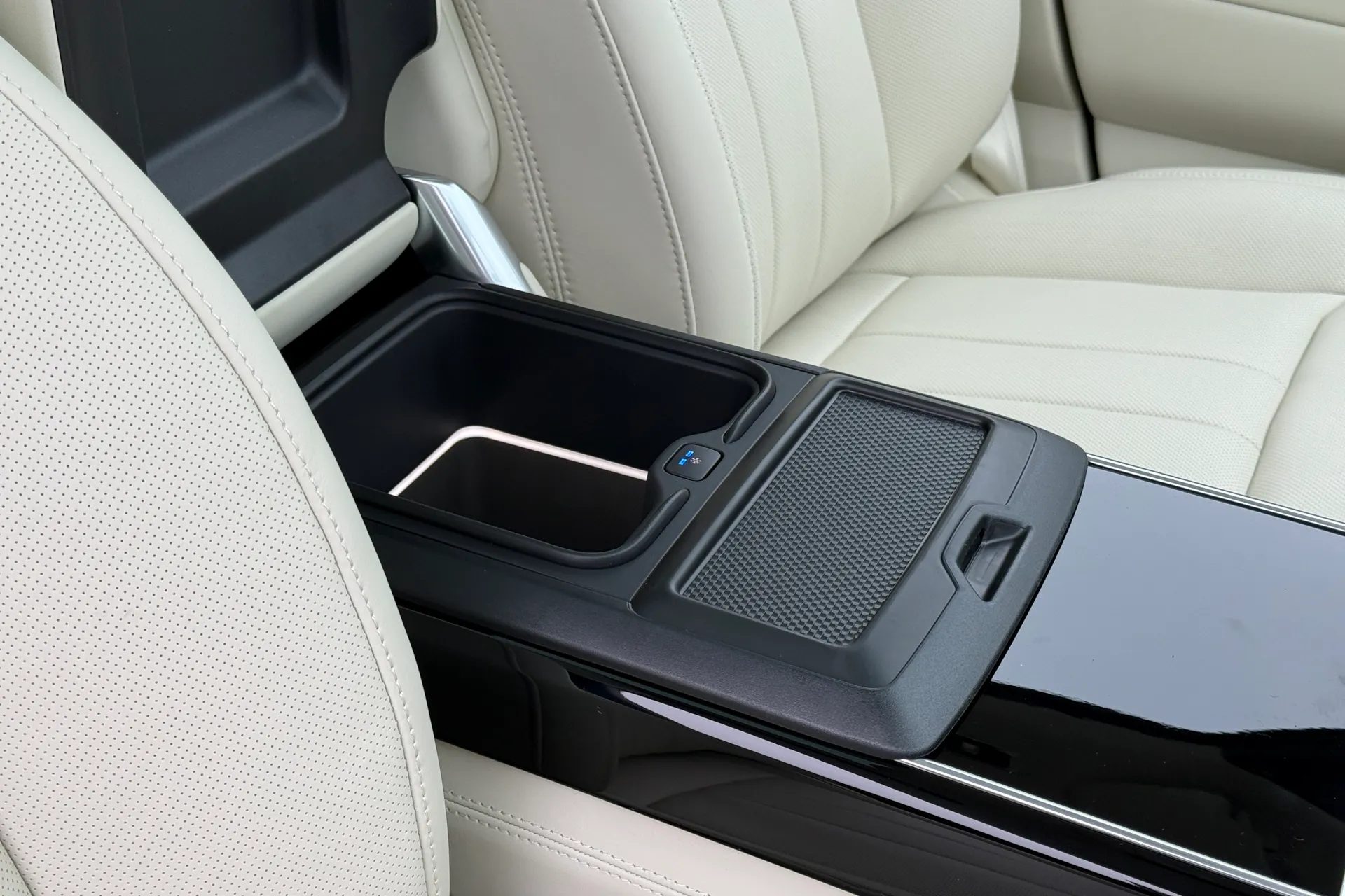 LAND ROVER RANGE ROVER thumbnail image number 44