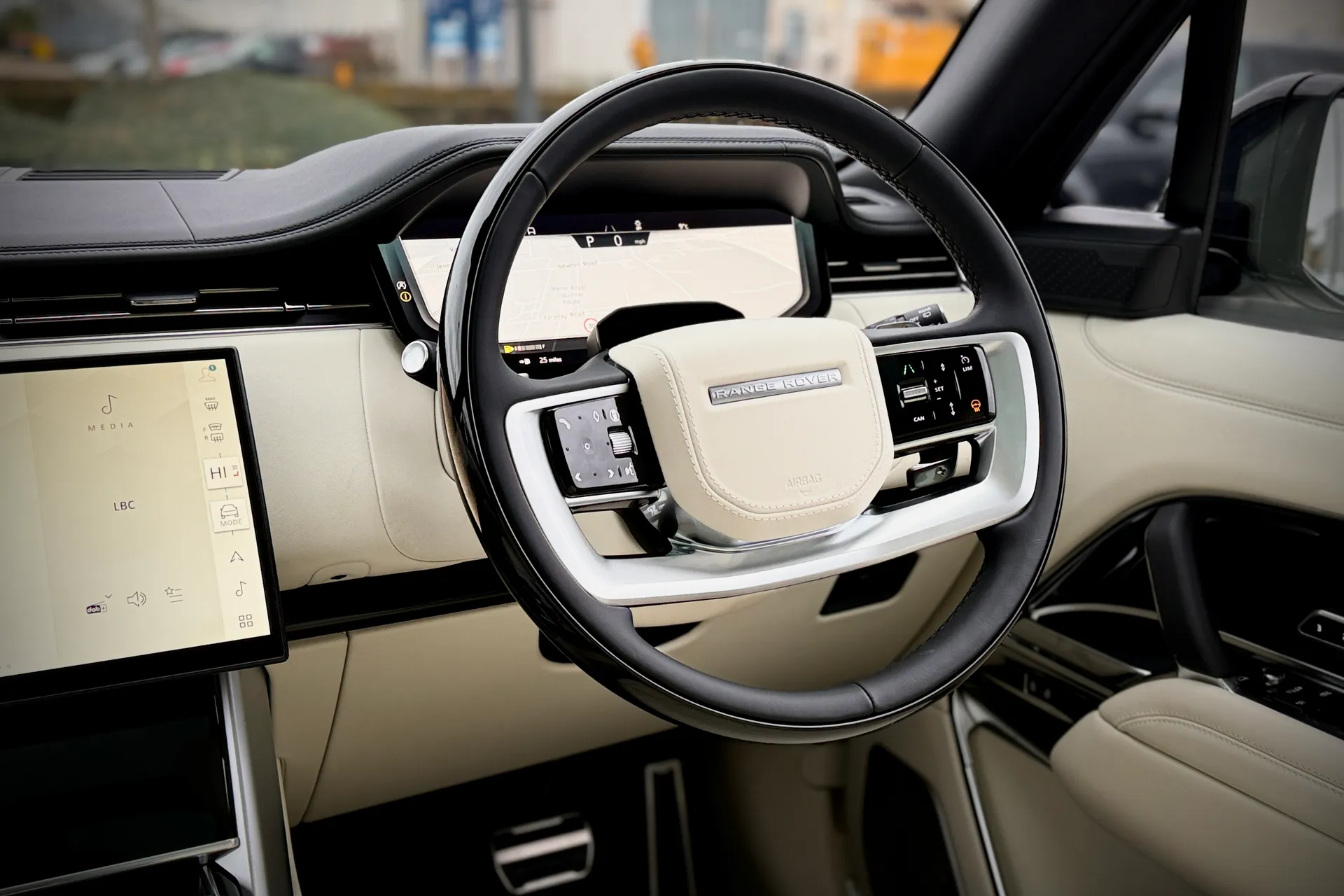 LAND ROVER RANGE ROVER thumbnail image number 46