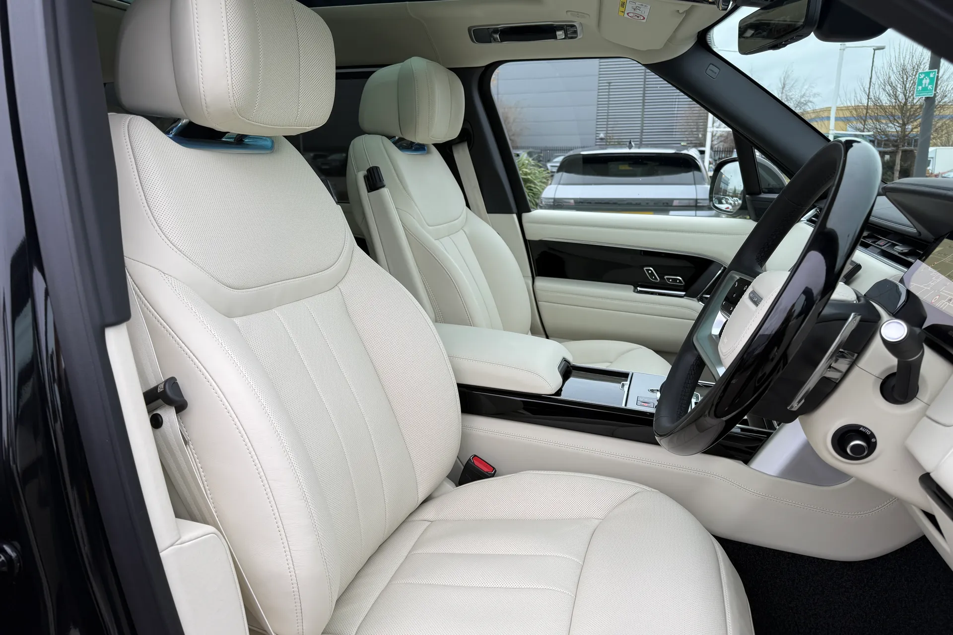 LAND ROVER RANGE ROVER thumbnail image number 41