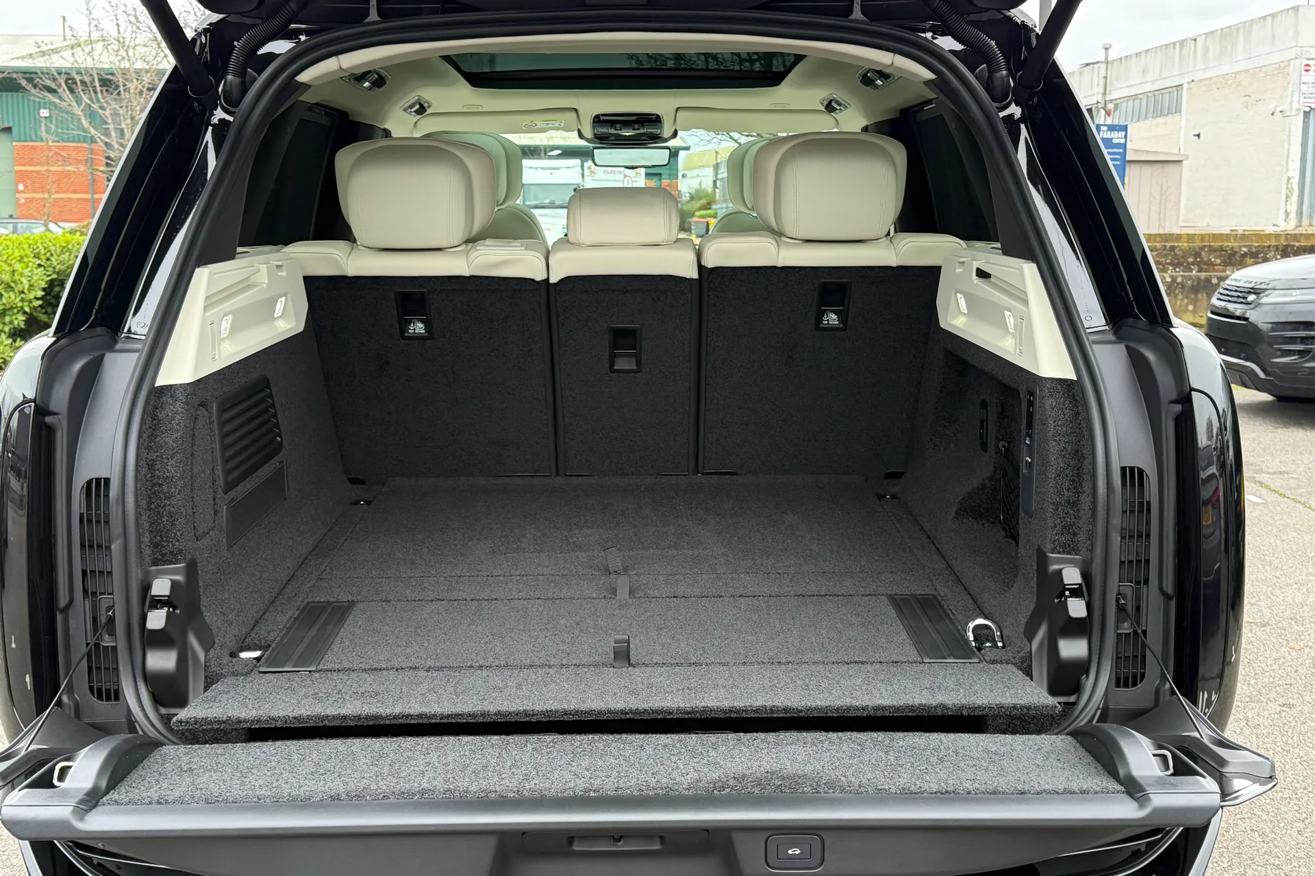 LAND ROVER RANGE ROVER thumbnail image number 31