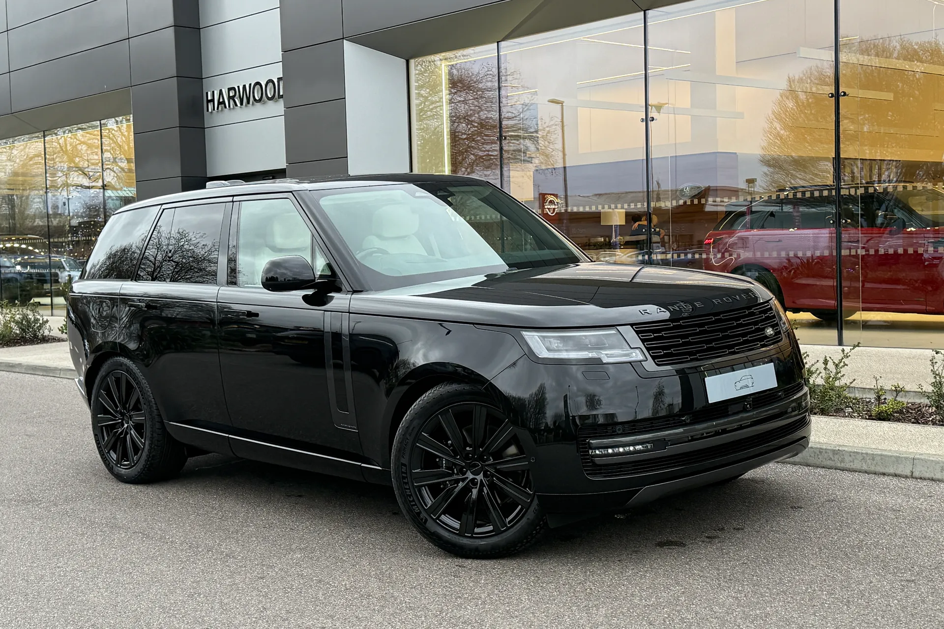 LAND ROVER RANGE ROVER focused image