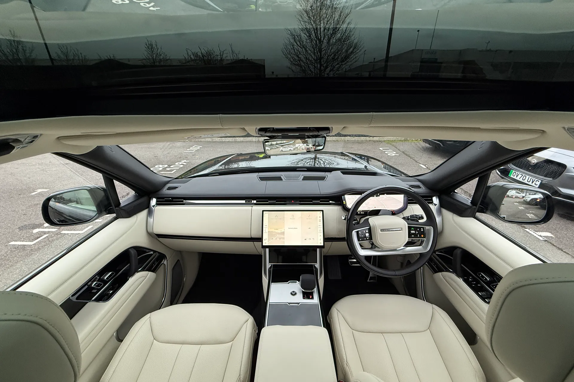 LAND ROVER RANGE ROVER thumbnail image number 3