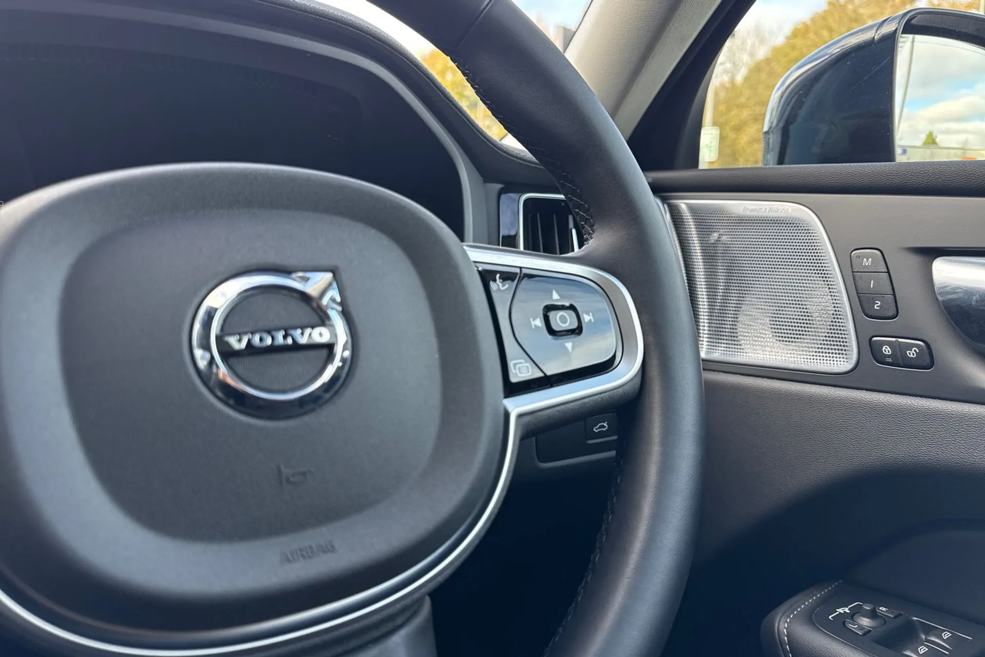 Volvo XC60 thumbnail image number 37