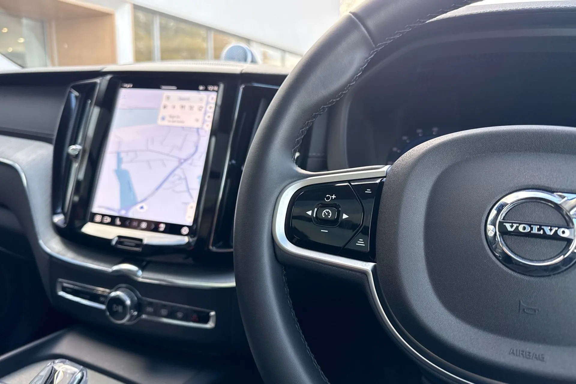 Volvo XC60 thumbnail image number 36