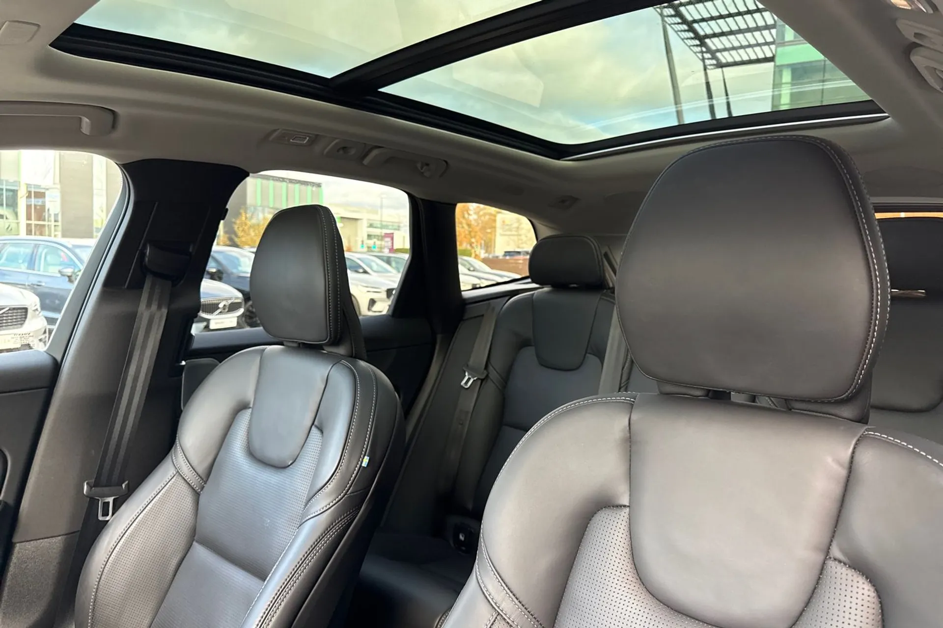 Volvo XC60 thumbnail image number 29