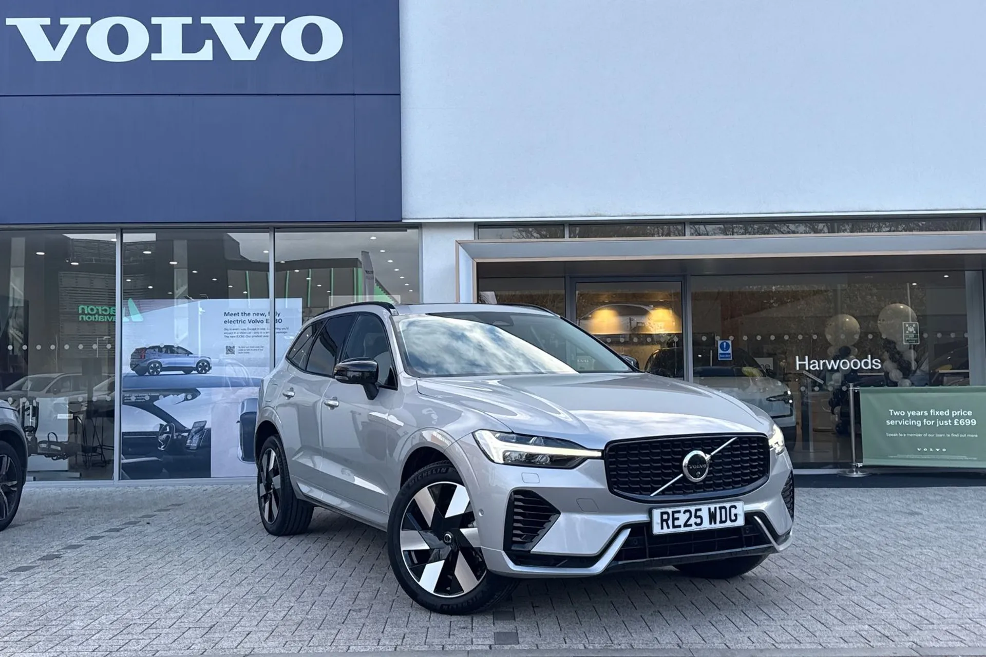 Volvo XC60 focused image