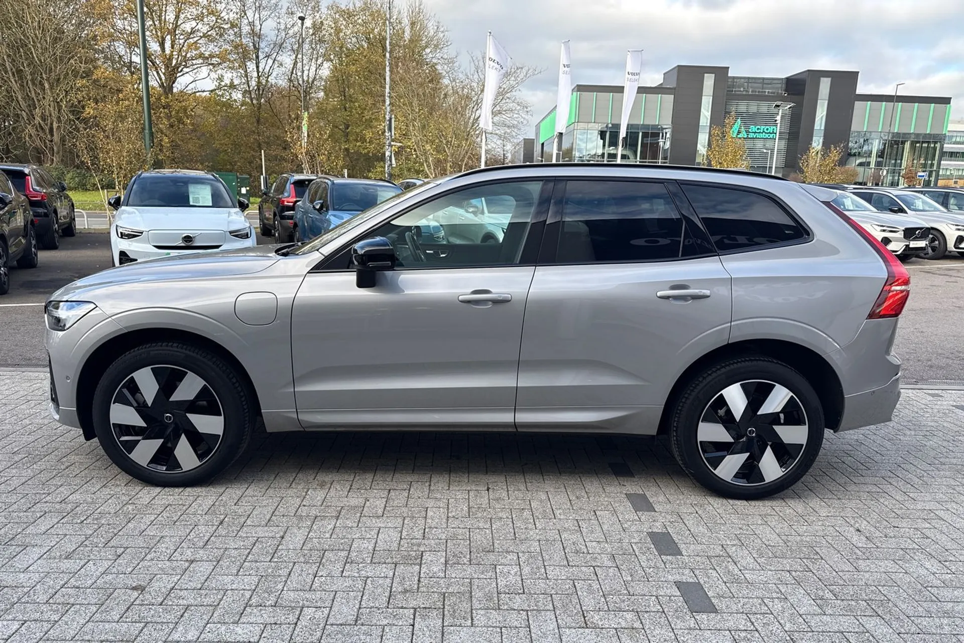 Volvo XC60 thumbnail image number 11