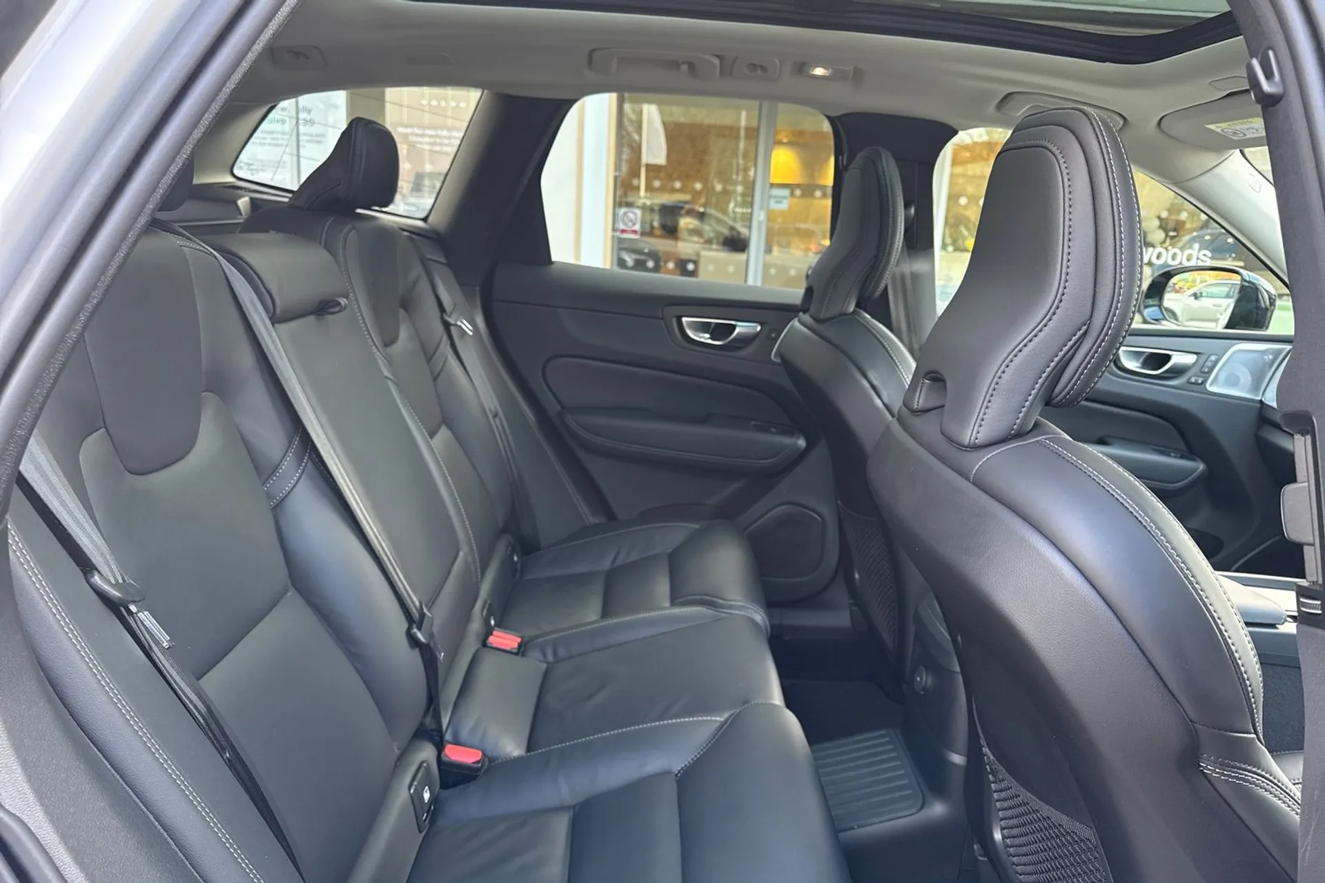 Volvo XC60 thumbnail image number 23