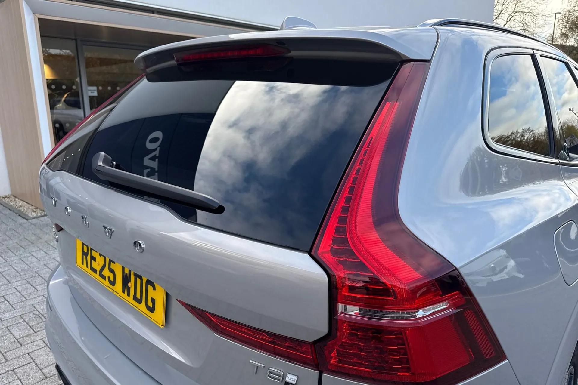 Volvo XC60 thumbnail image number 16