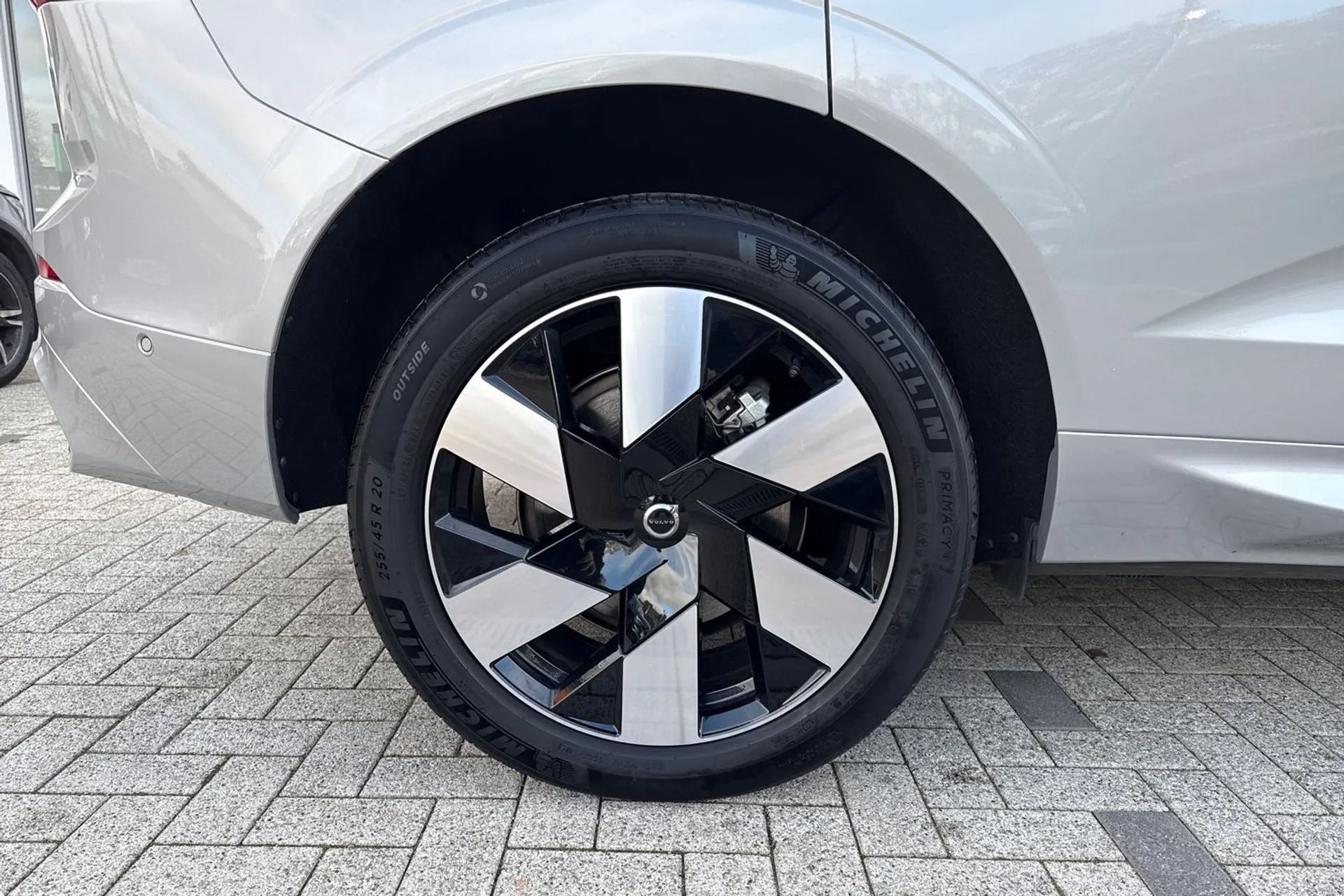 Volvo XC60 thumbnail image number 14