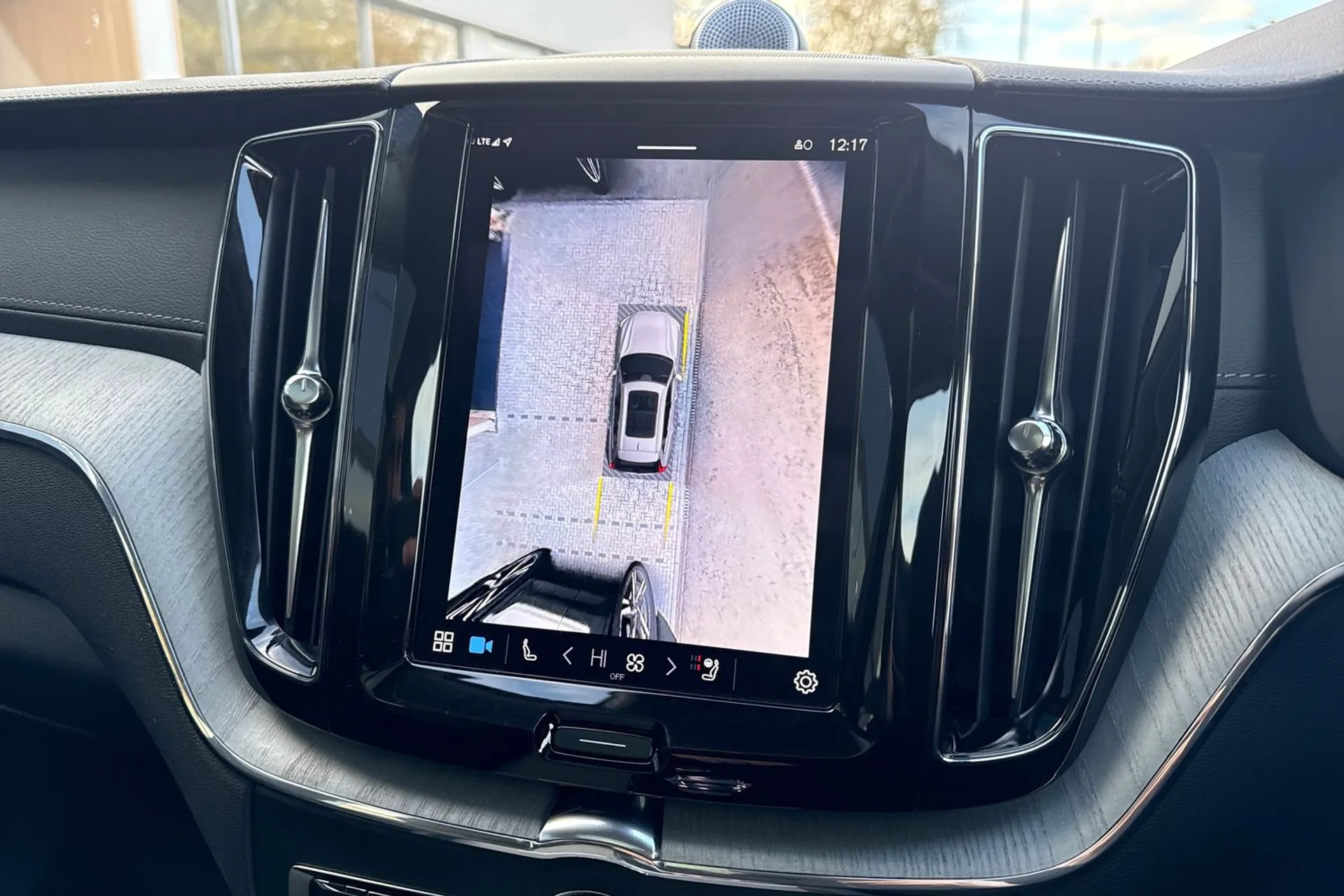 Volvo XC60 thumbnail image number 38