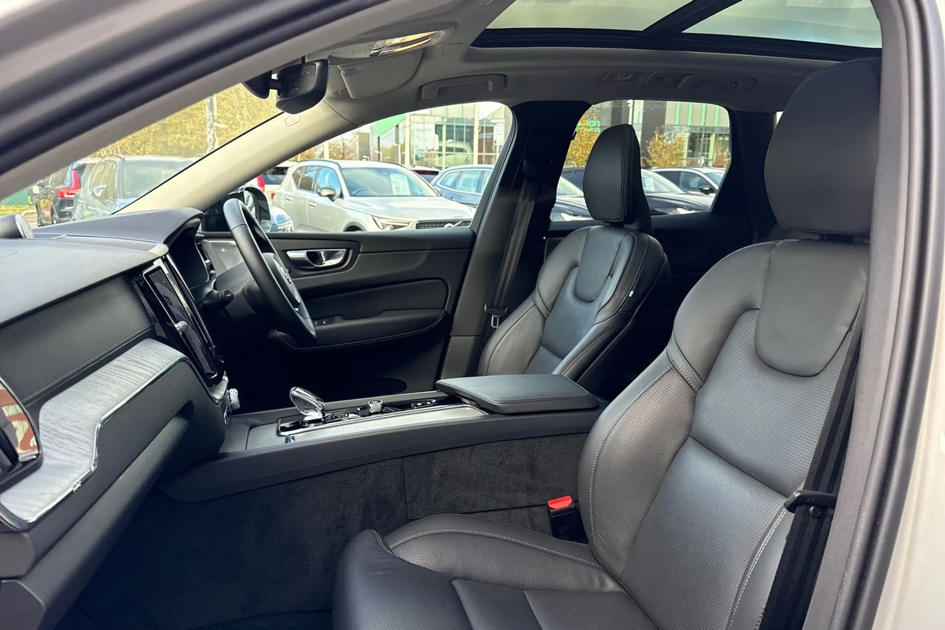 Volvo XC60 thumbnail image number 28