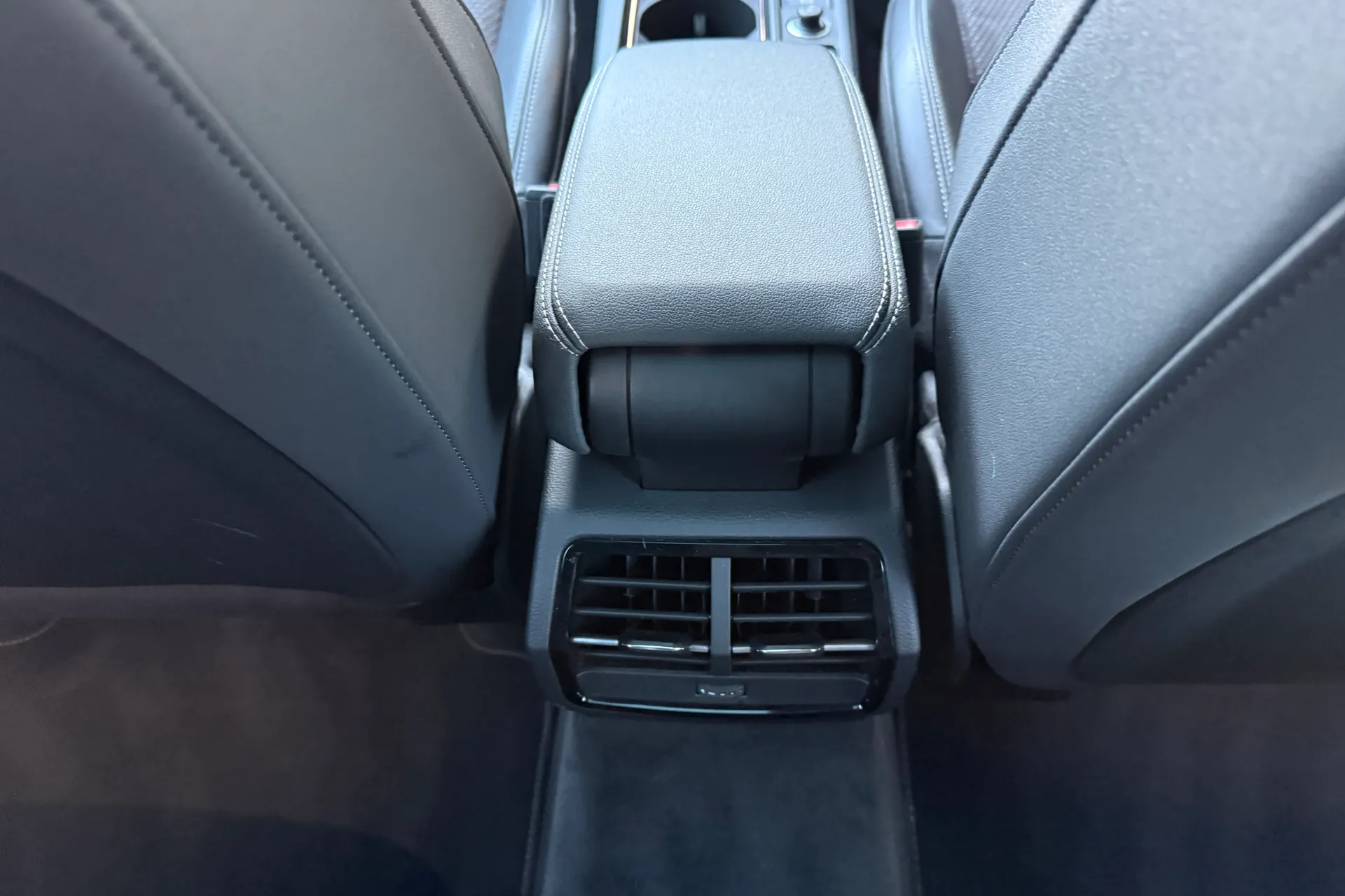 Audi Q3 thumbnail image number 42