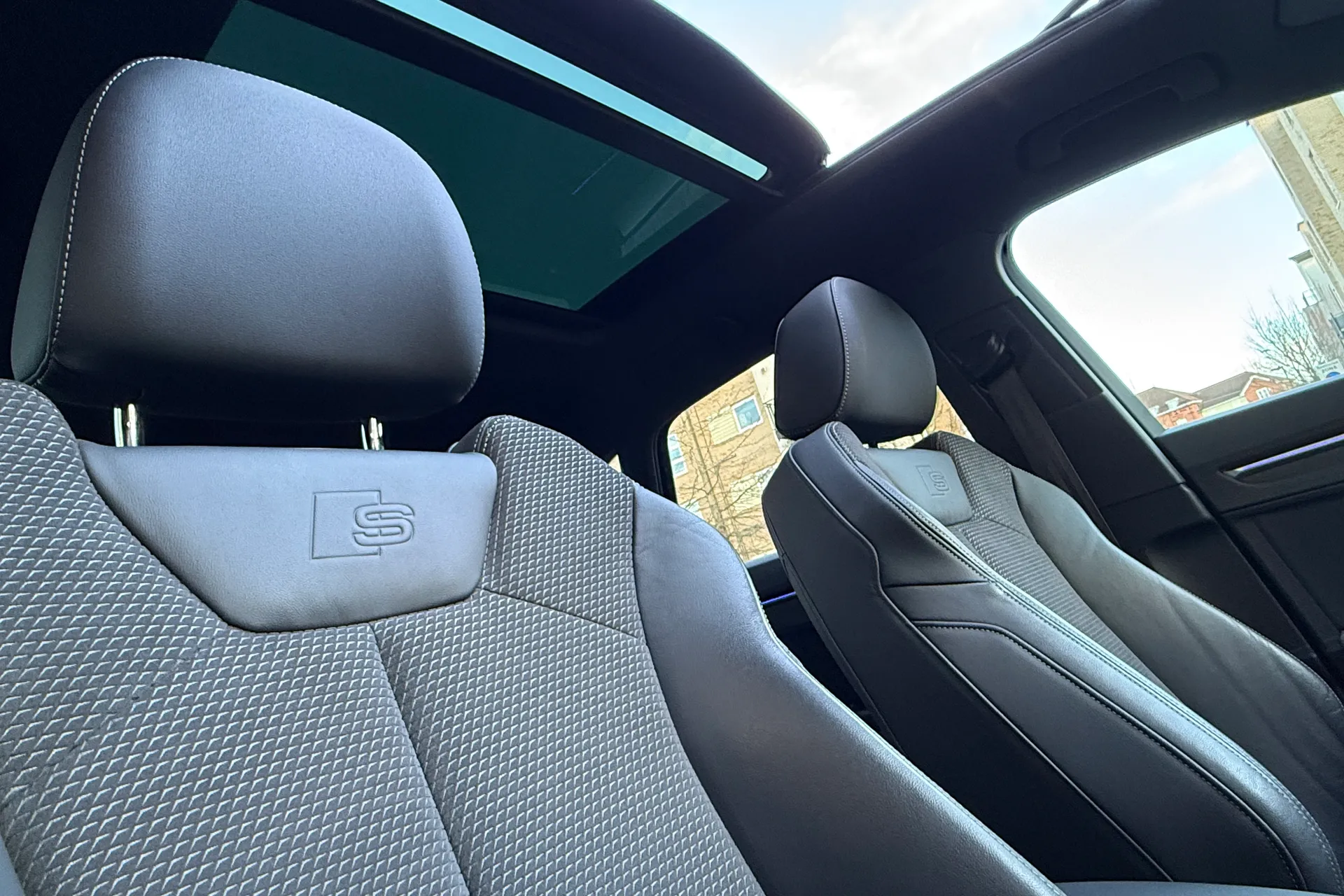 Audi Q3 thumbnail image number 37