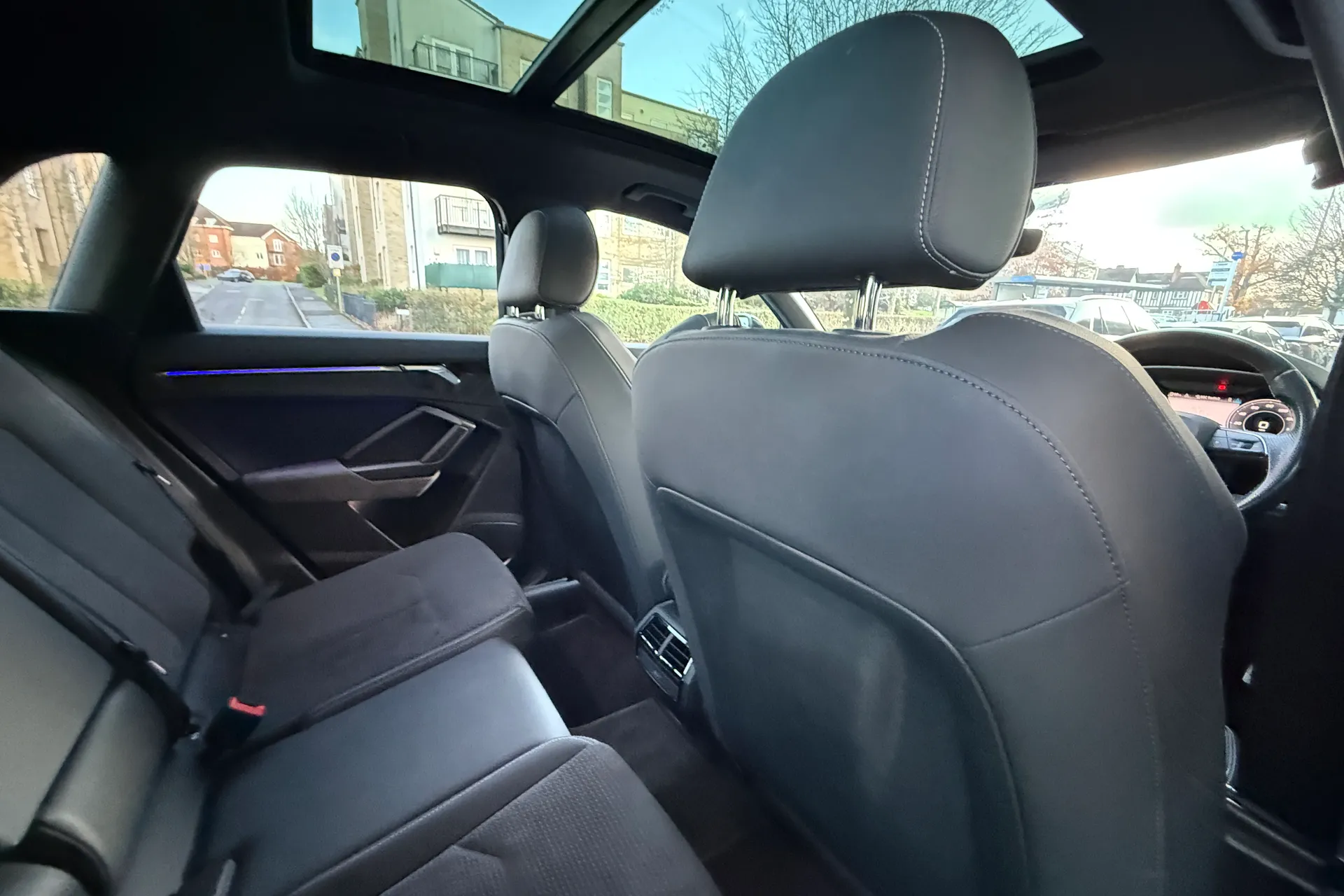 Audi Q3 thumbnail image number 41