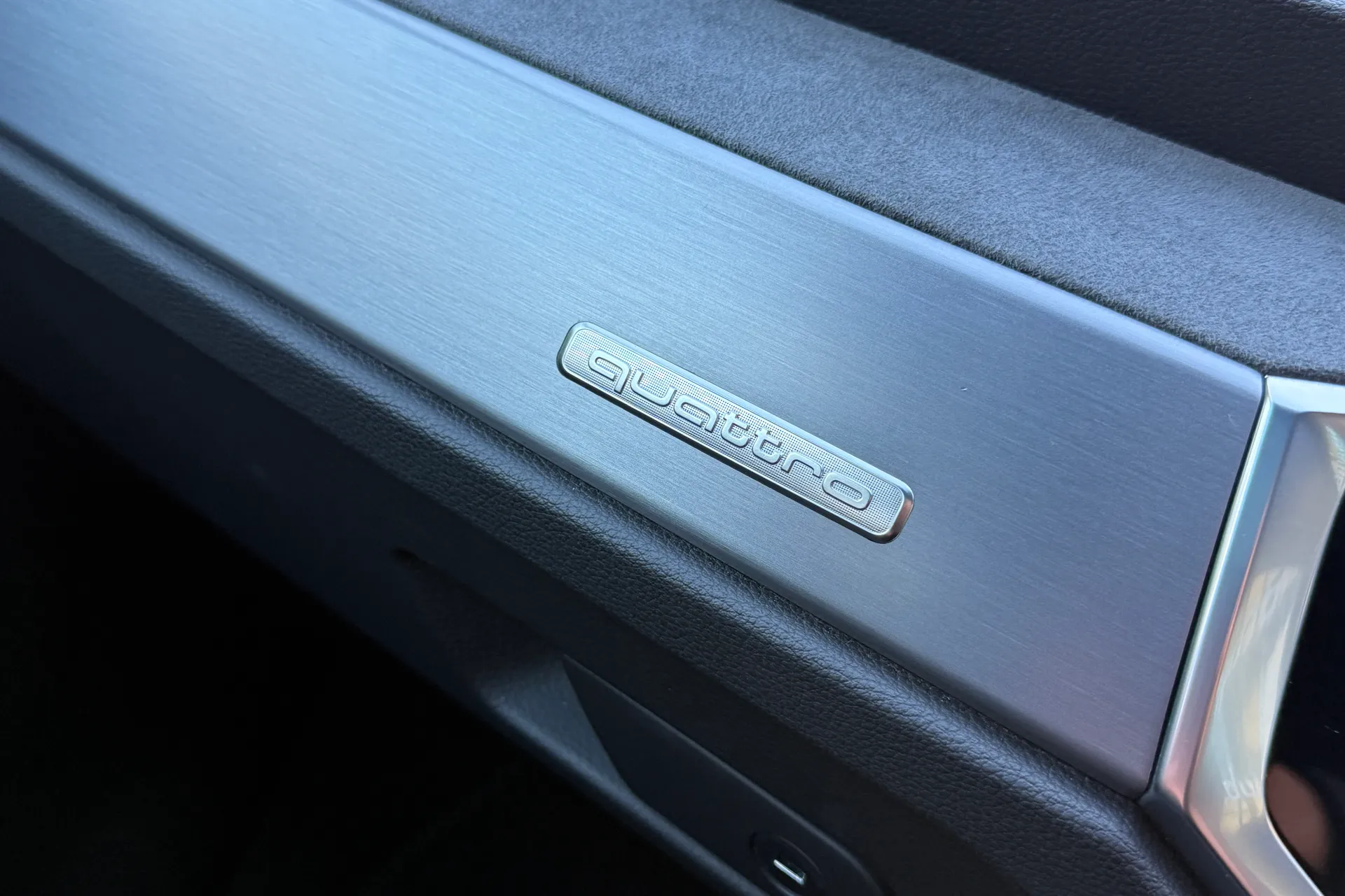 Audi Q3 thumbnail image number 28