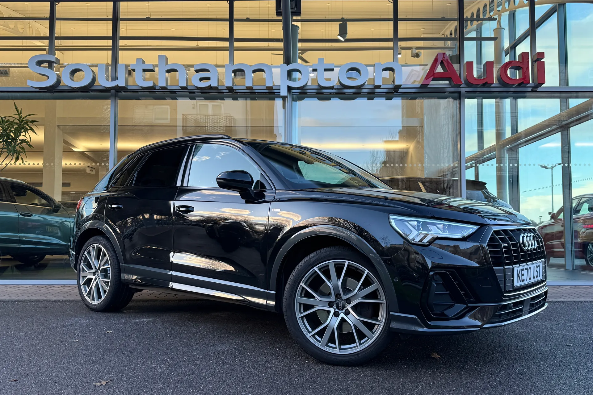 Audi Q3 focused image