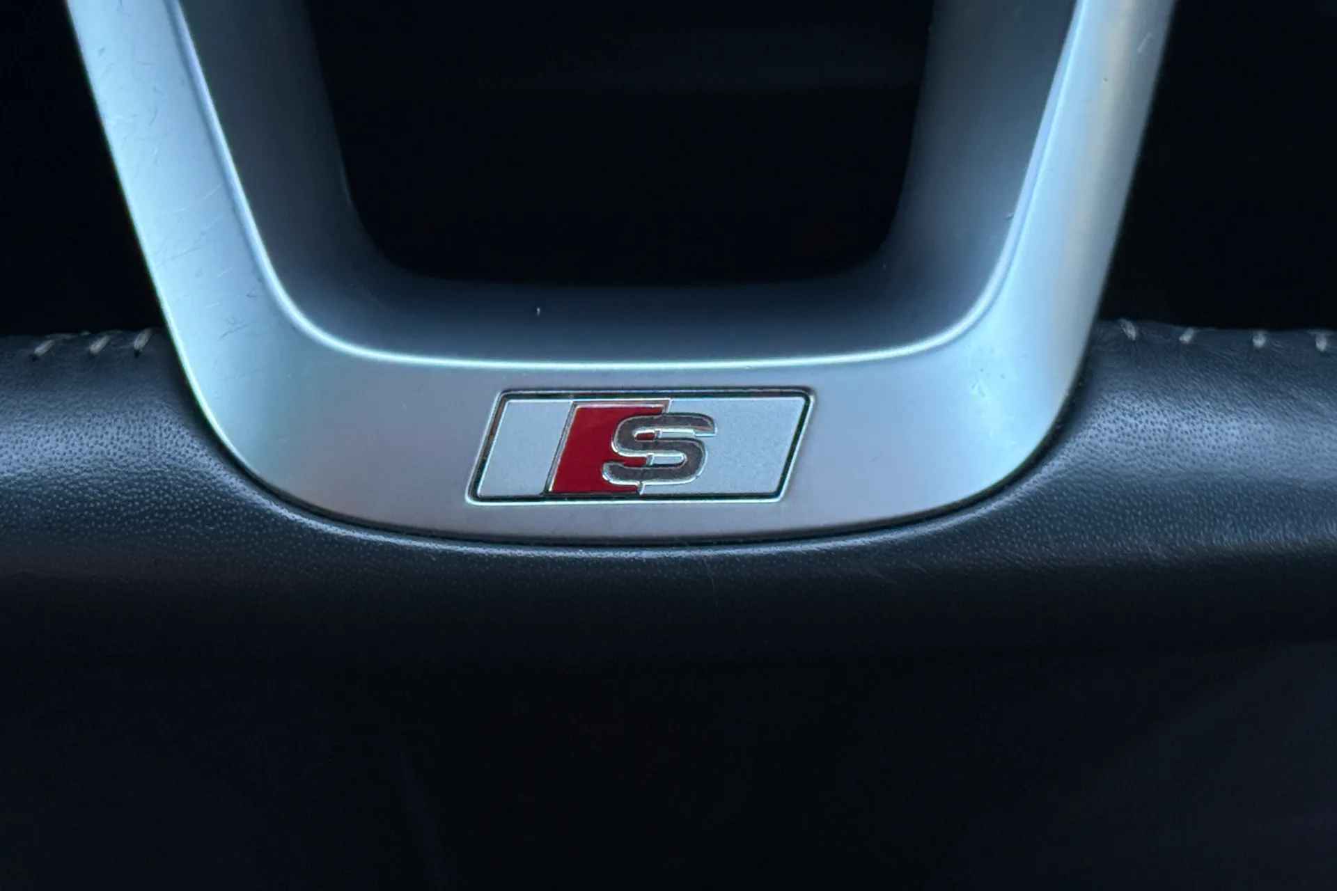 Audi Q3 thumbnail image number 17