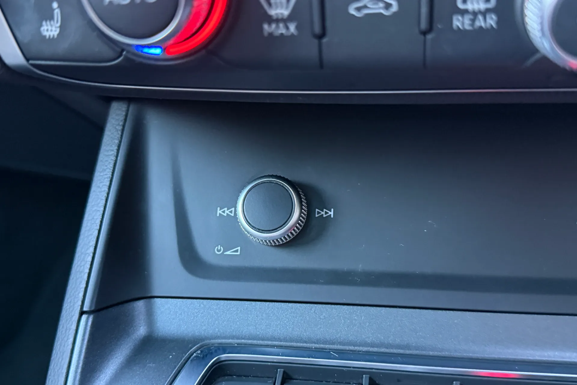 Audi Q3 thumbnail image number 21