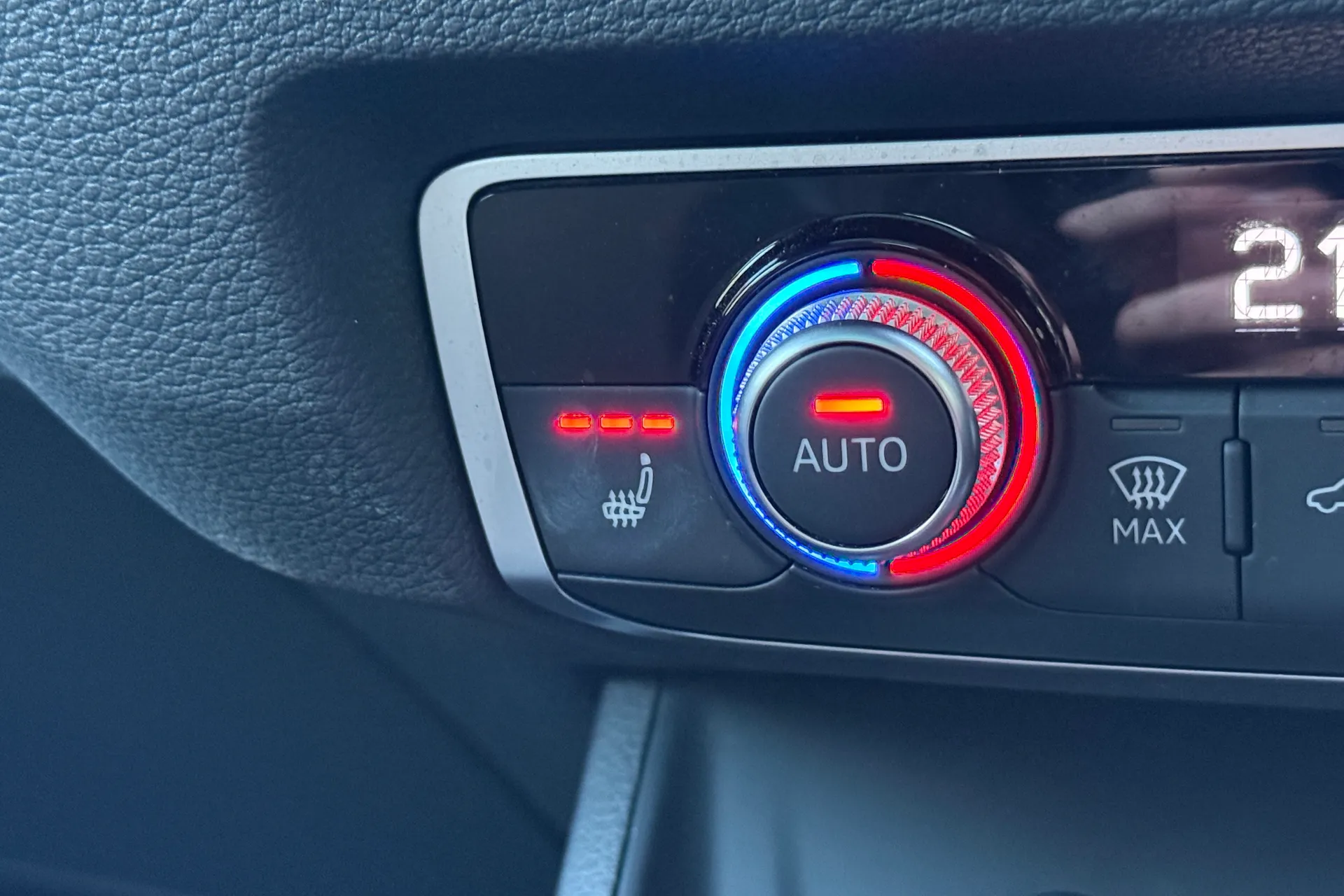 Audi Q3 thumbnail image number 6