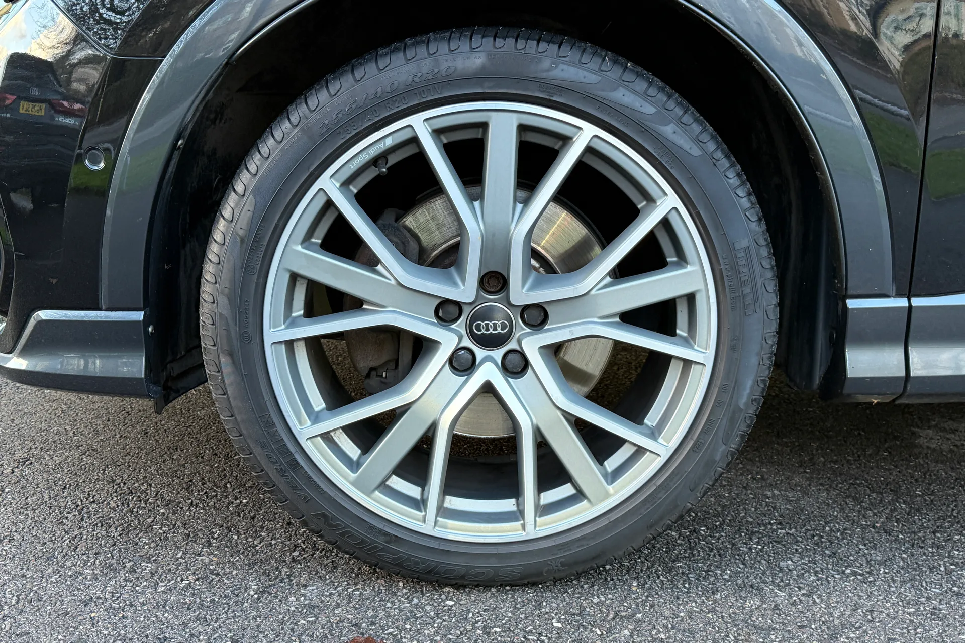 Audi Q3 thumbnail image number 10