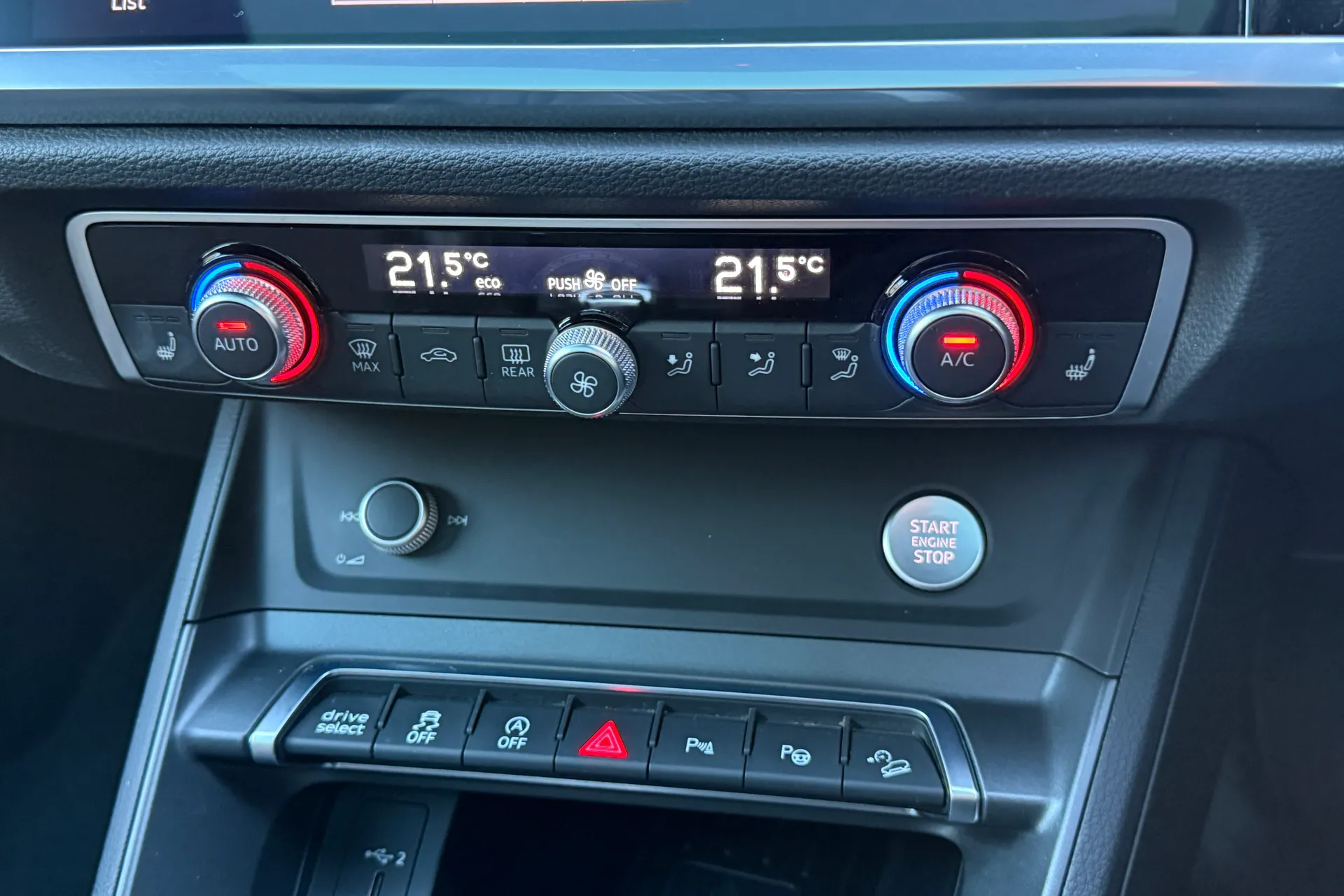 Audi Q3 thumbnail image number 20