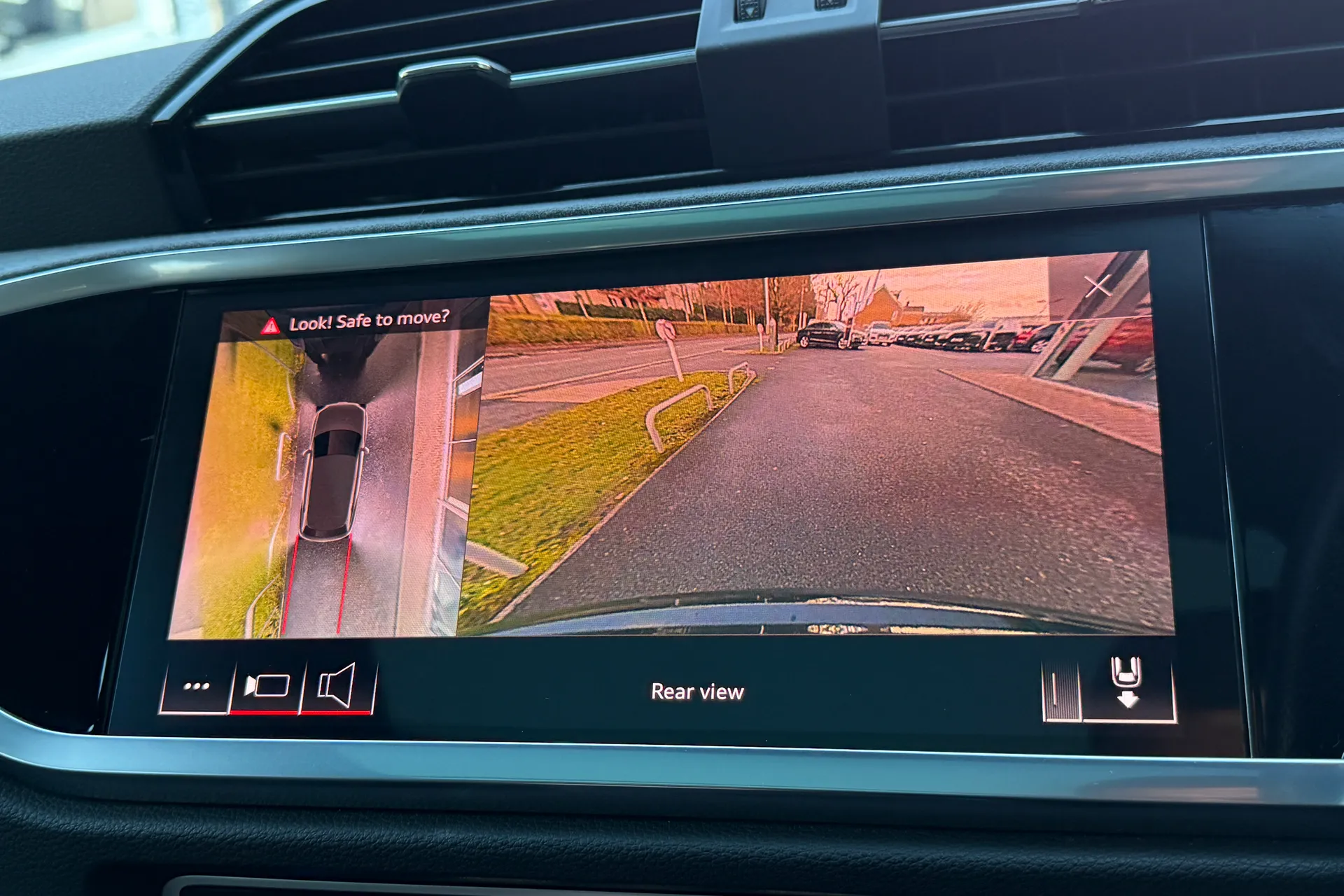 Audi Q3 thumbnail image number 5