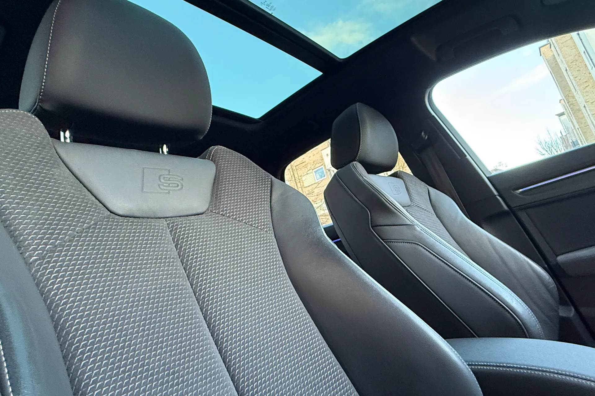 Audi Q3 thumbnail image number 36