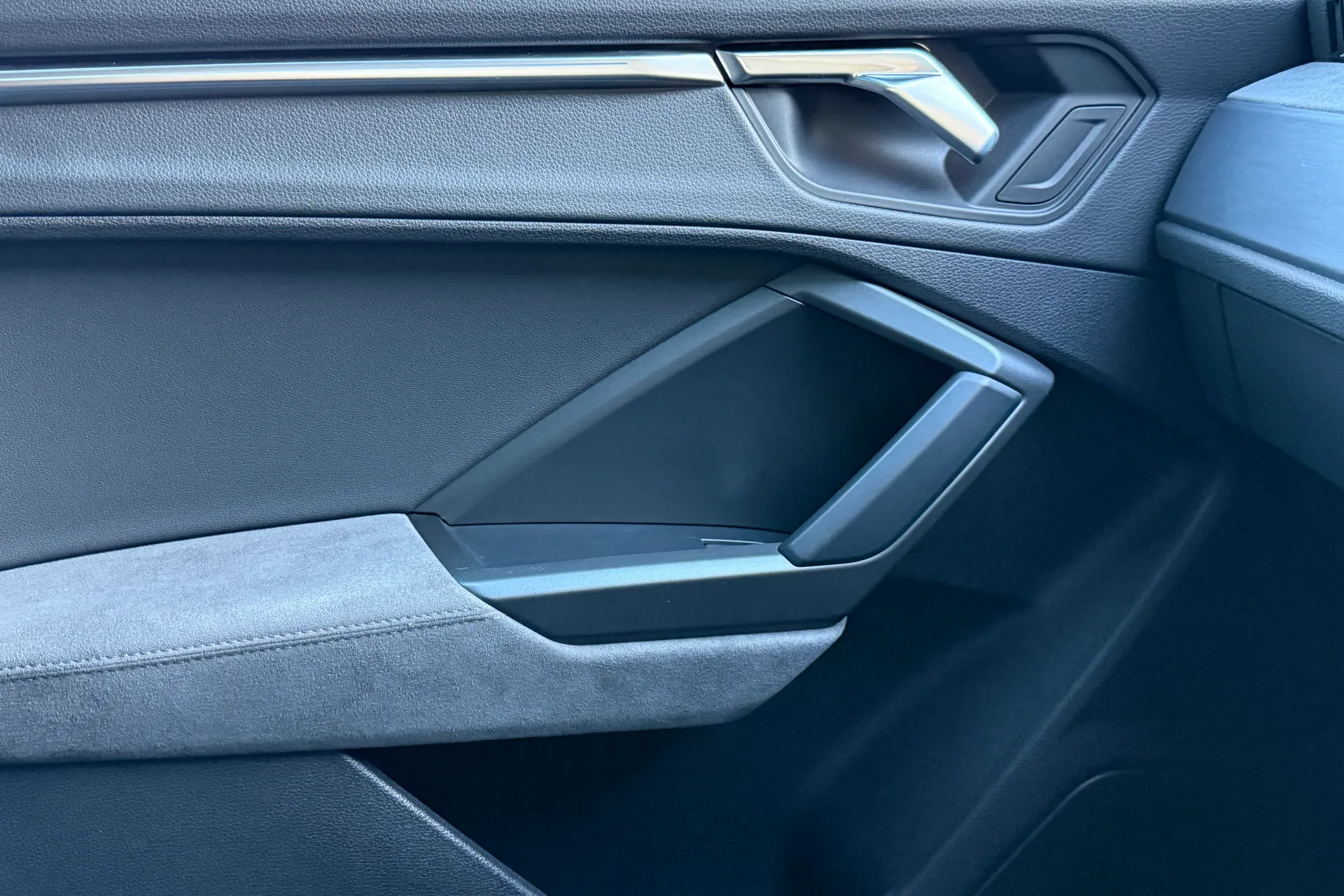 Audi Q3 thumbnail image number 29